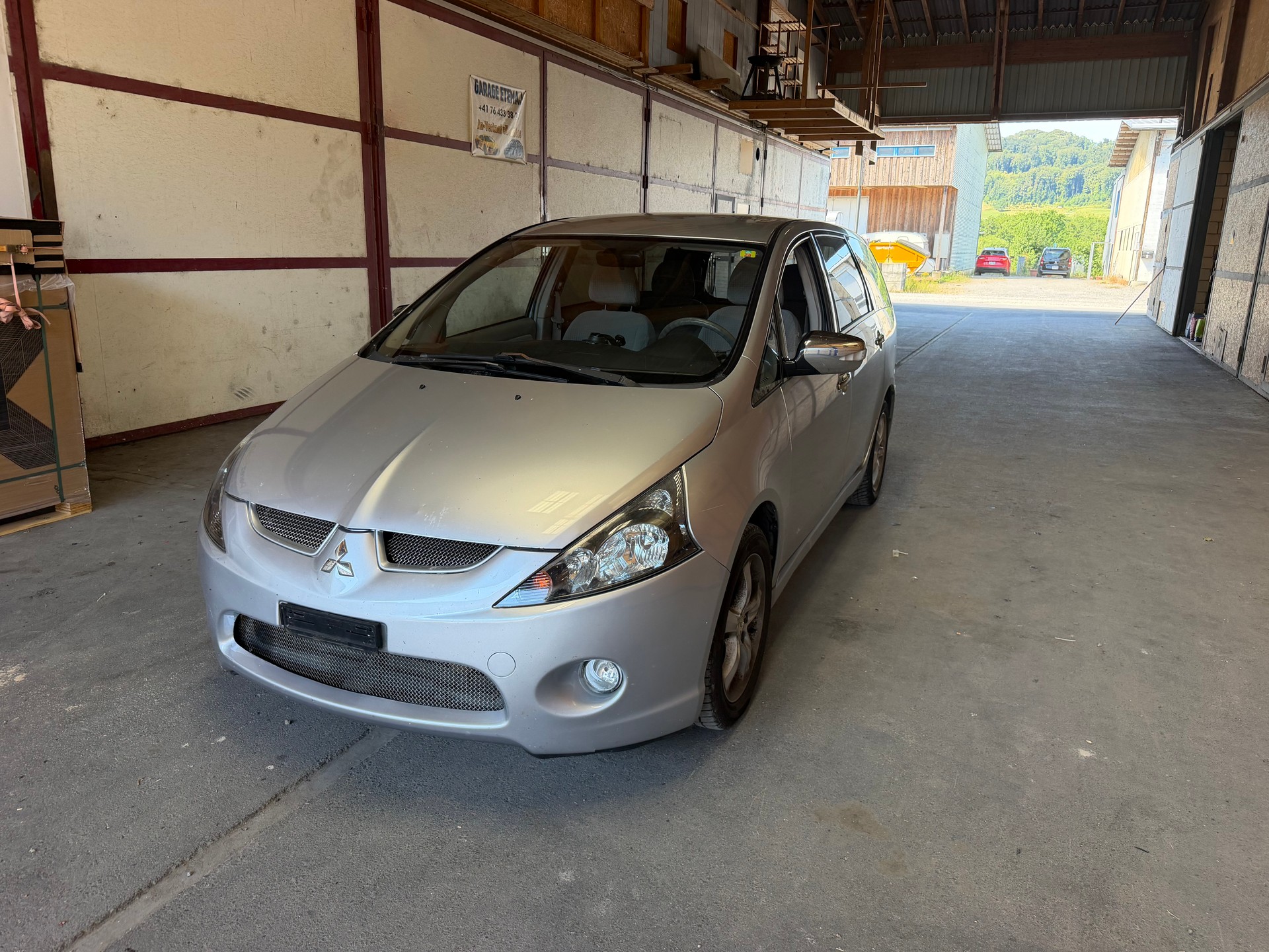 MITSUBISHI Grandis 2.4 16V Intense-image-0