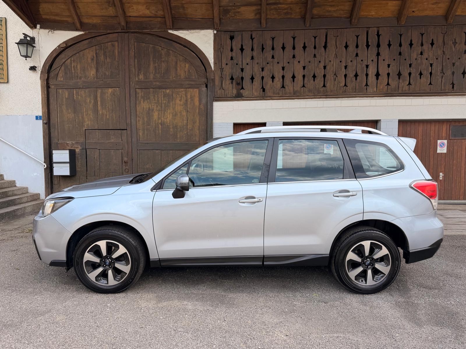 SUBARU Forester 2.0i Advantage Lineartronic-image-2