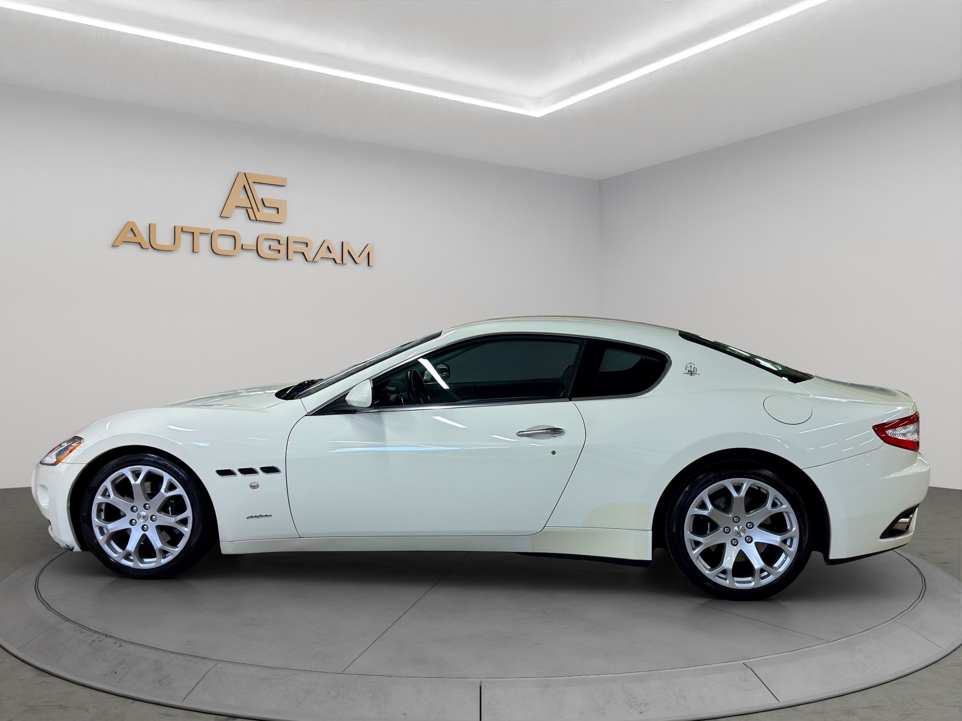 MASERATI GranTurismo Automatica-image-1