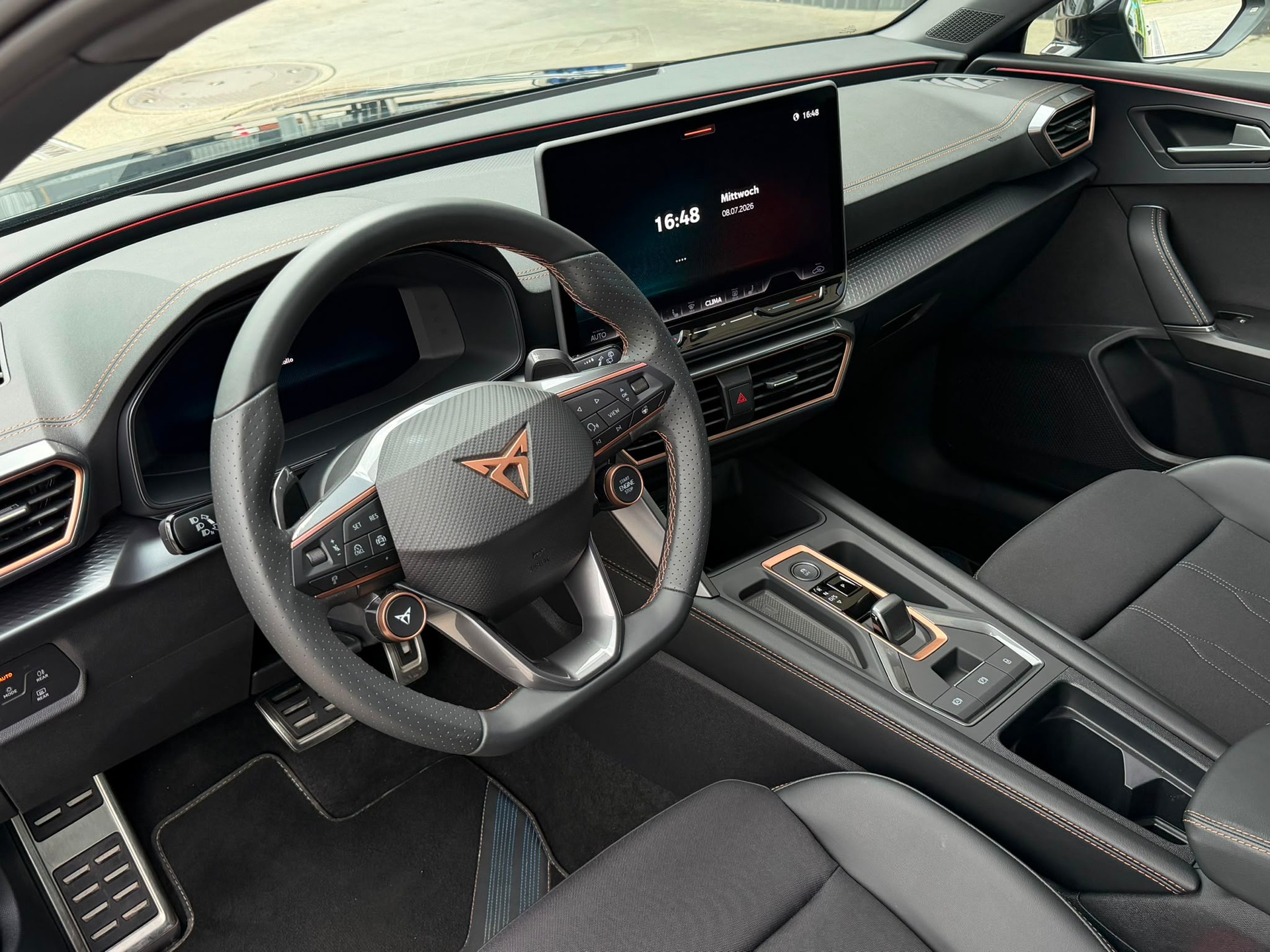 CUPRA LEON ST 1.5 eTSI DSG *Top Zustand**Top Ausstattung**Elektr. Anhängerkupplung*-image-8