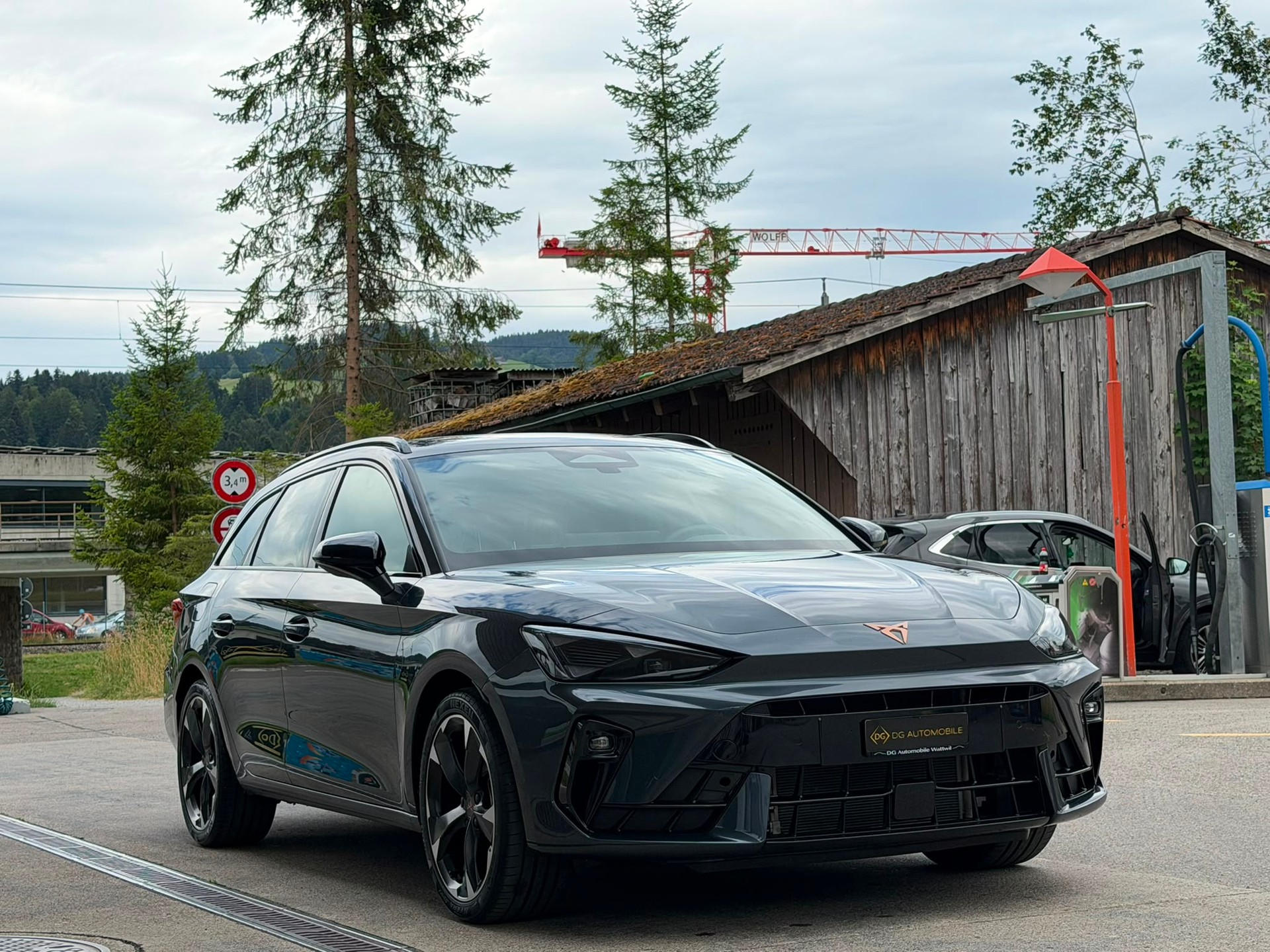 CUPRA LEON ST 1.5 eTSI DSG *Top Zustand**Top Ausstattung**Elektr. Anhängerkupplung*-image-3