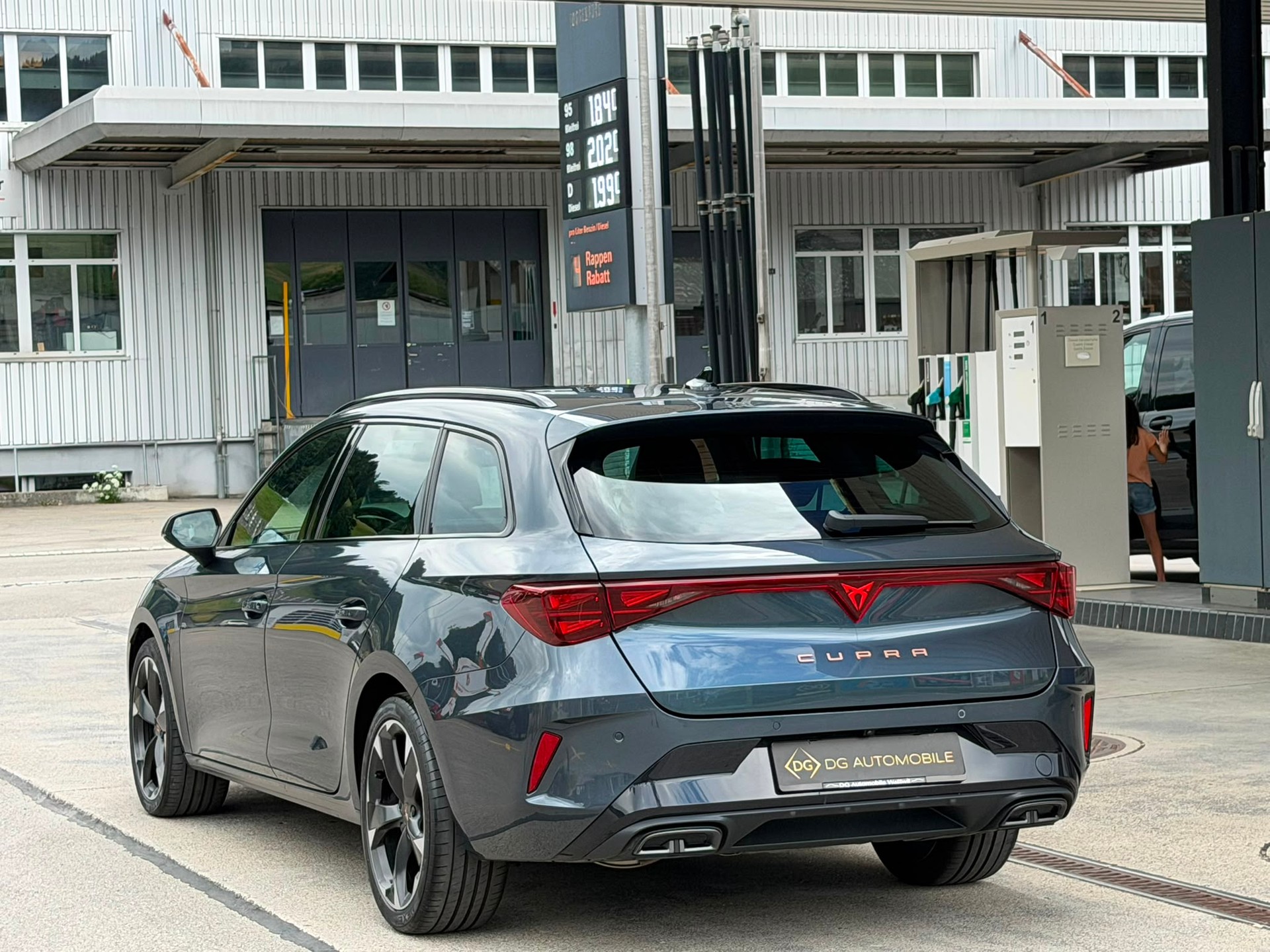 CUPRA LEON ST 1.5 eTSI DSG *Top Zustand**Top Ausstattung**Elektr. Anhängerkupplung*-image-5