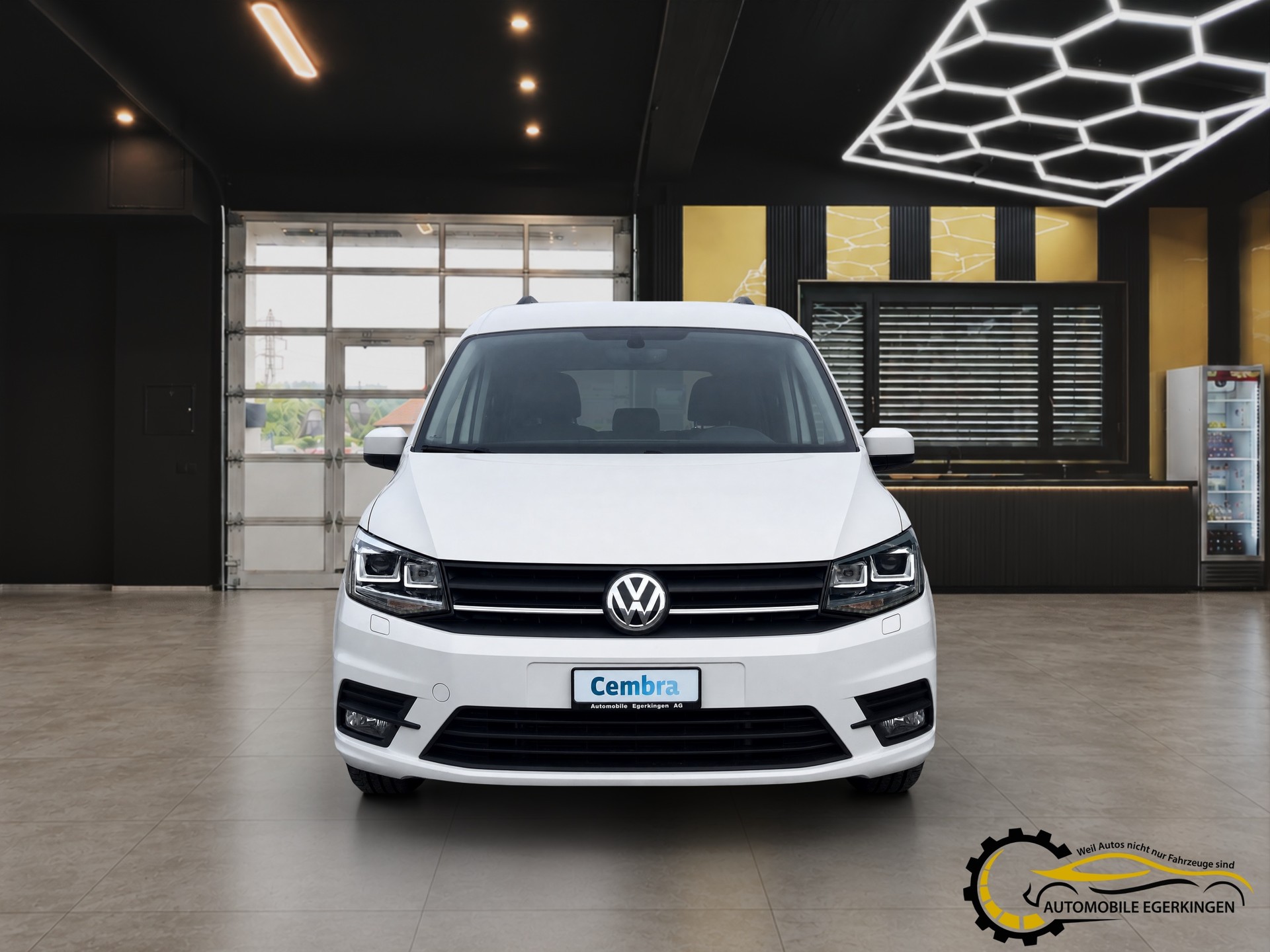 VW Caddy 2.0 TDI Family DSG-image-1