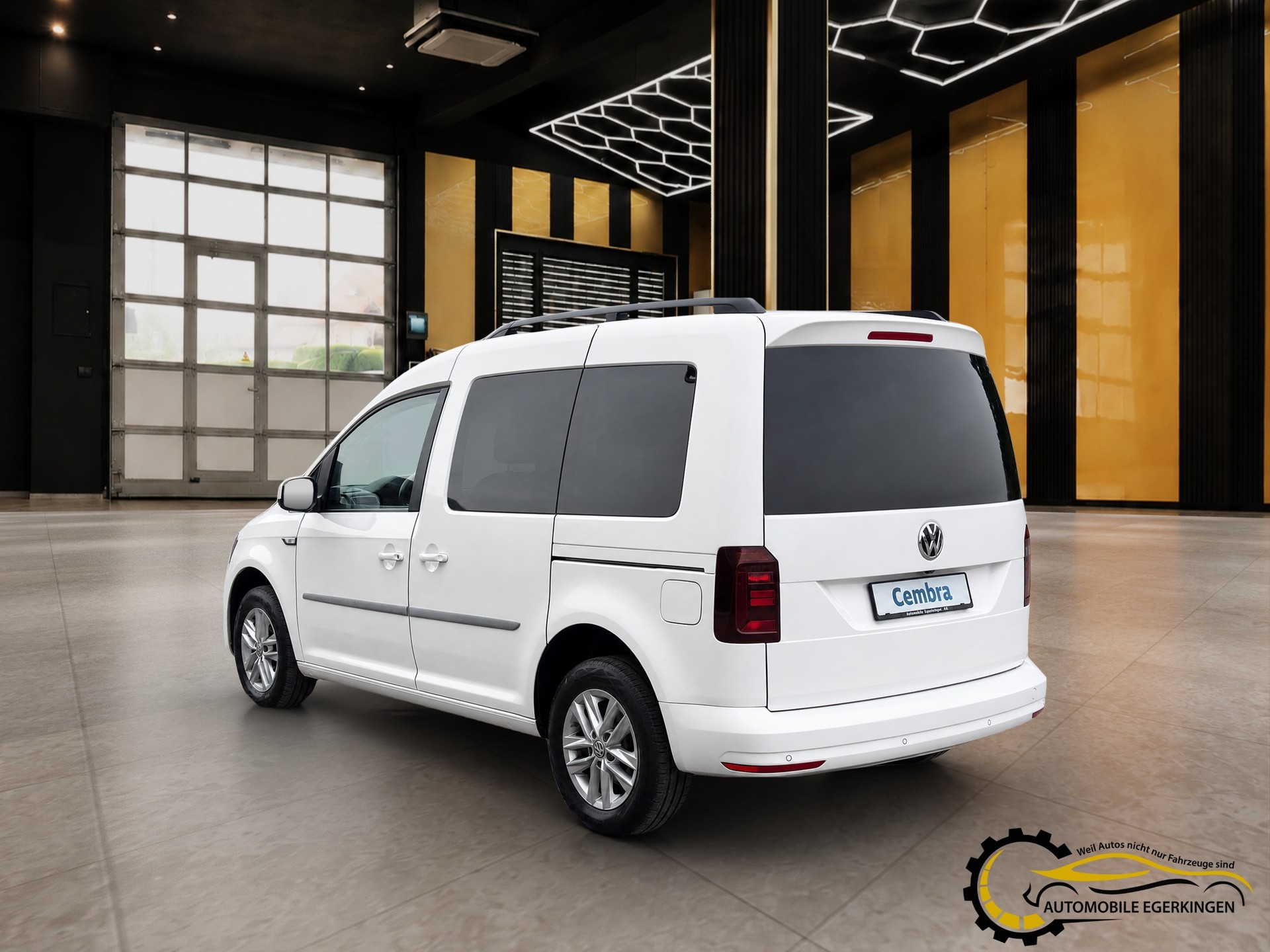 VW Caddy 2.0 TDI Family DSG-image-6