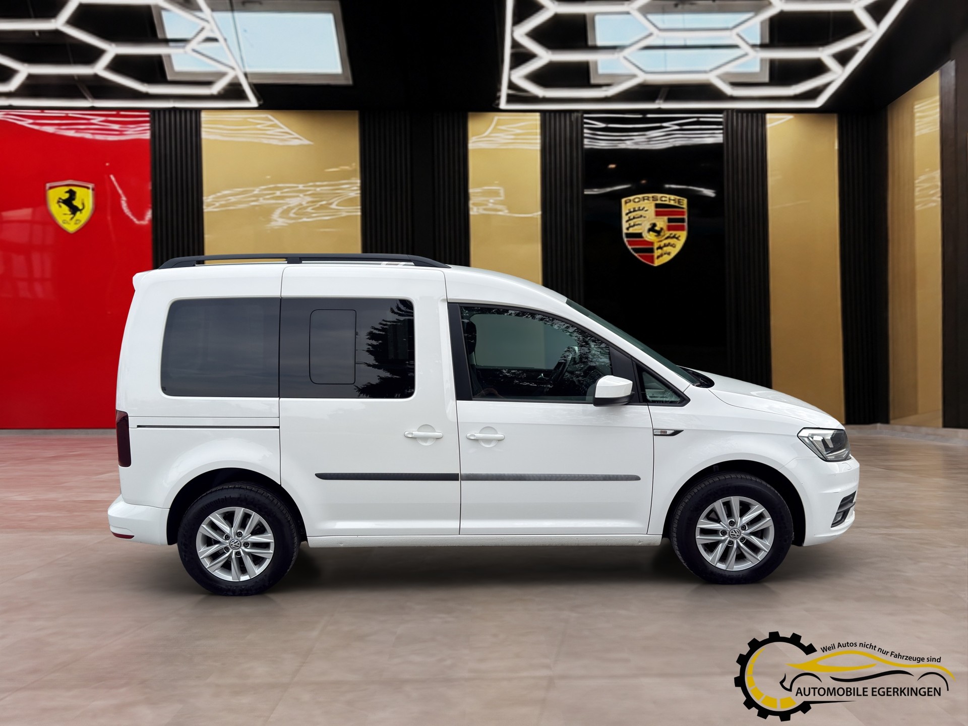 VW Caddy 2.0 TDI Family DSG-image-3