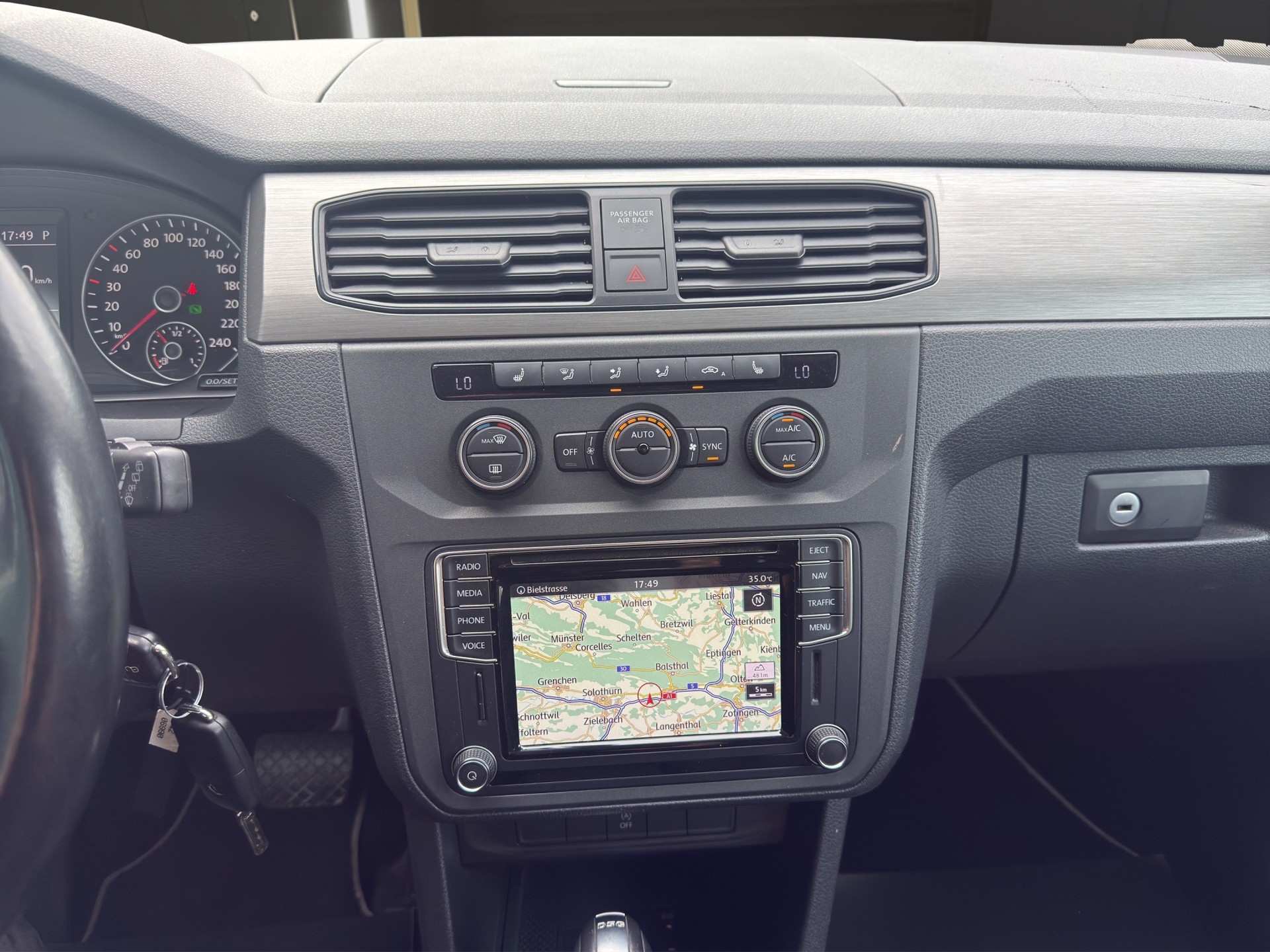 VW Caddy 2.0 TDI Family DSG-image-14