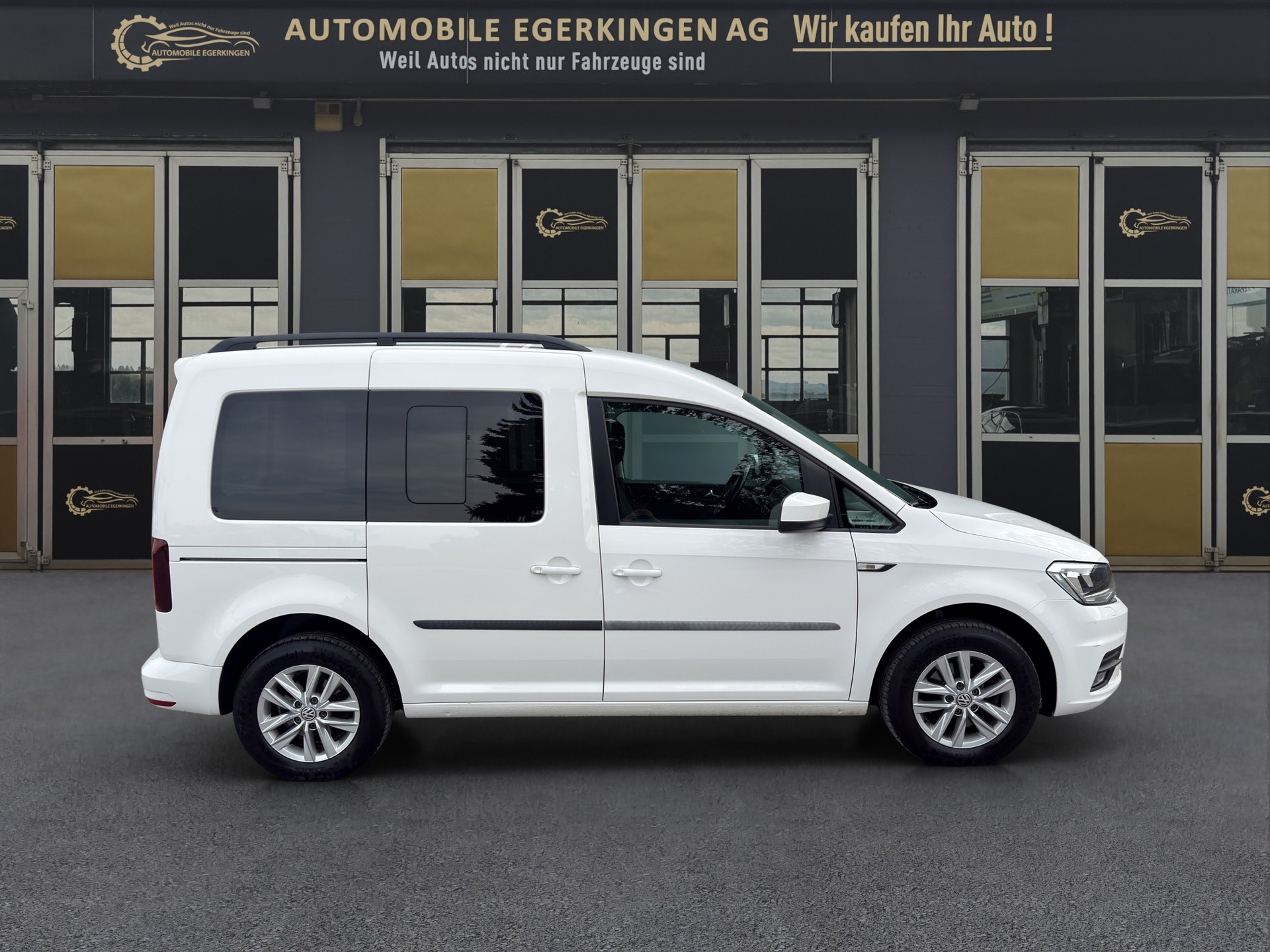 VW Caddy 2.0 TDI Family DSG-image-3