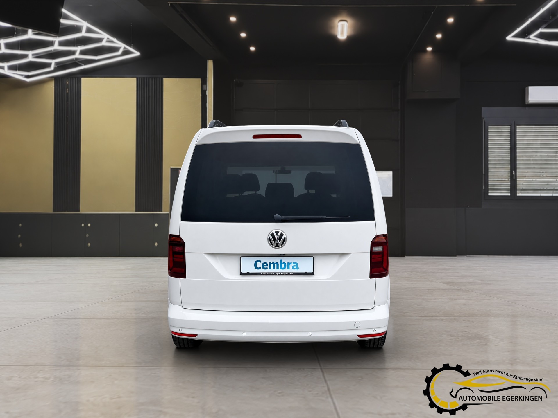 VW Caddy 2.0 TDI Family DSG-image-5