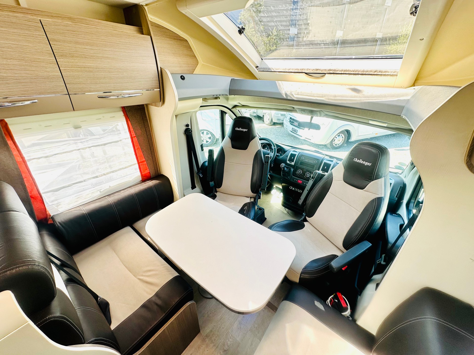 FIAT 2.3JTD 150PS Challenger ***Längsbett / RIESEN-HECK-GARAGE-image-15
