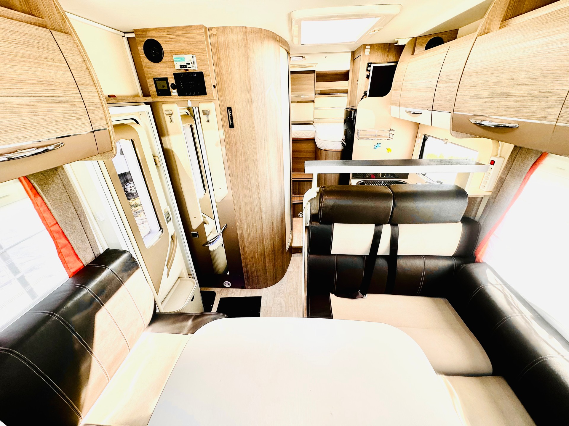 FIAT 2.3JTD 150PS Challenger ***Längsbett / RIESEN-HECK-GARAGE-image-14