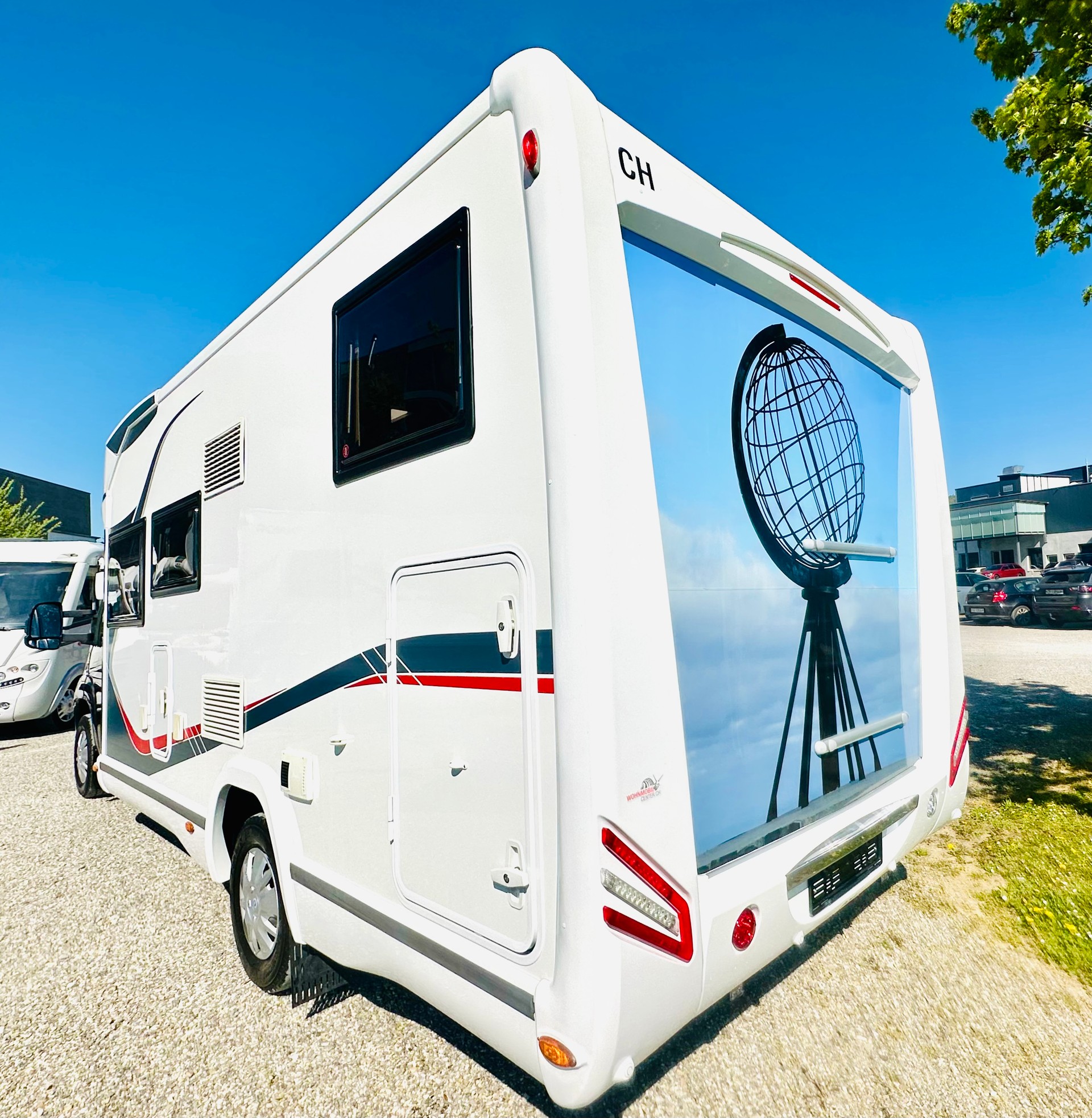 FIAT 2.3JTD 150PS Challenger ***Längsbett / RIESEN-HECK-GARAGE-image-4