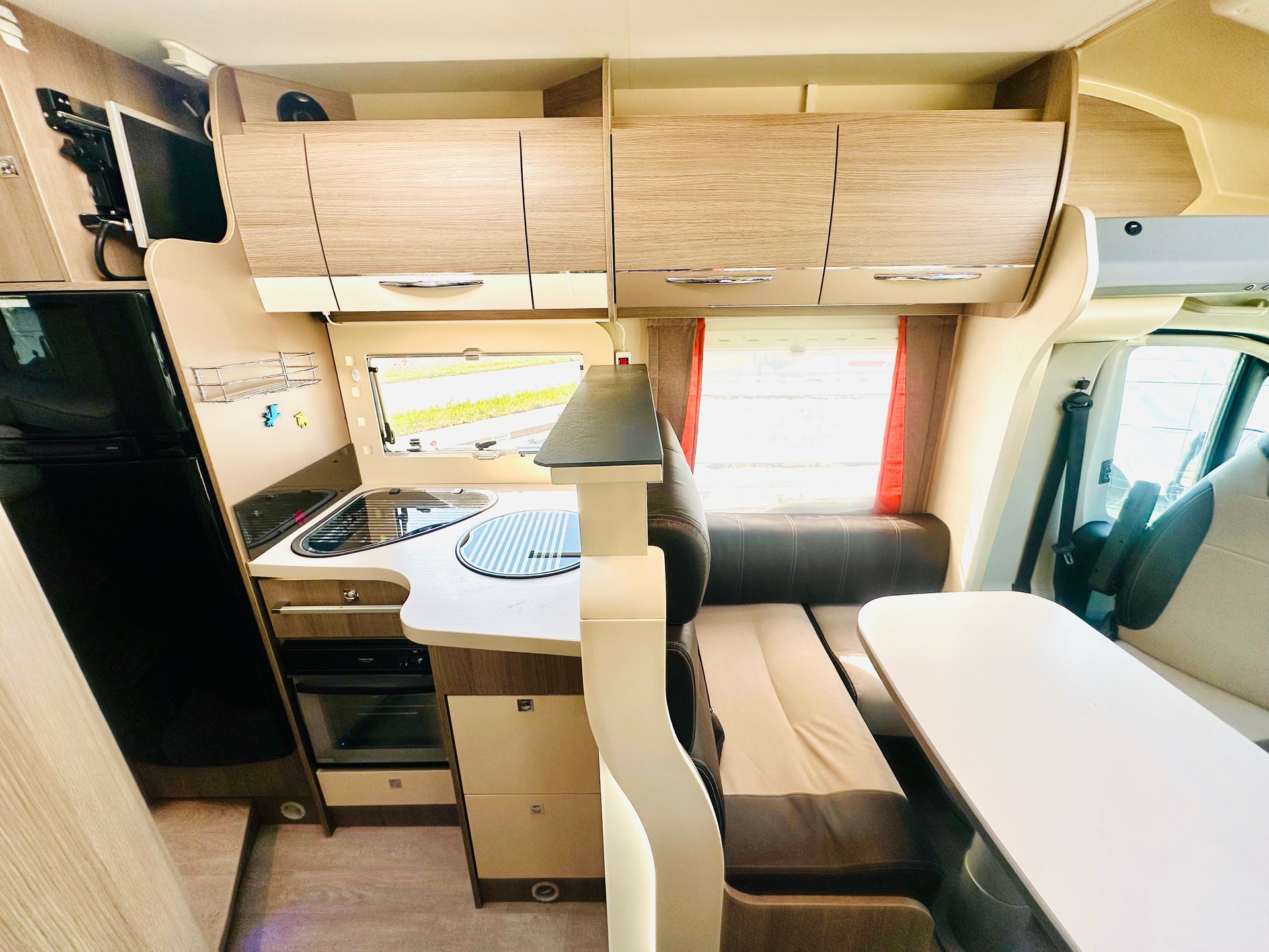 FIAT 2.3JTD 150PS Challenger ***Längsbett / RIESEN-HECK-GARAGE-image-16