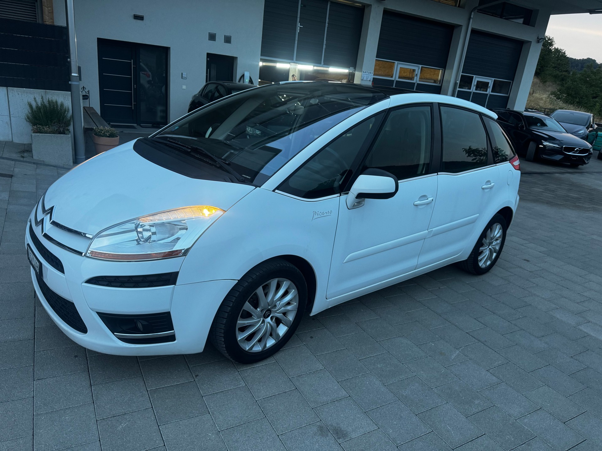 CITROEN C4 Picasso 1.6i 16V THP Exclusive BMP6-image-1