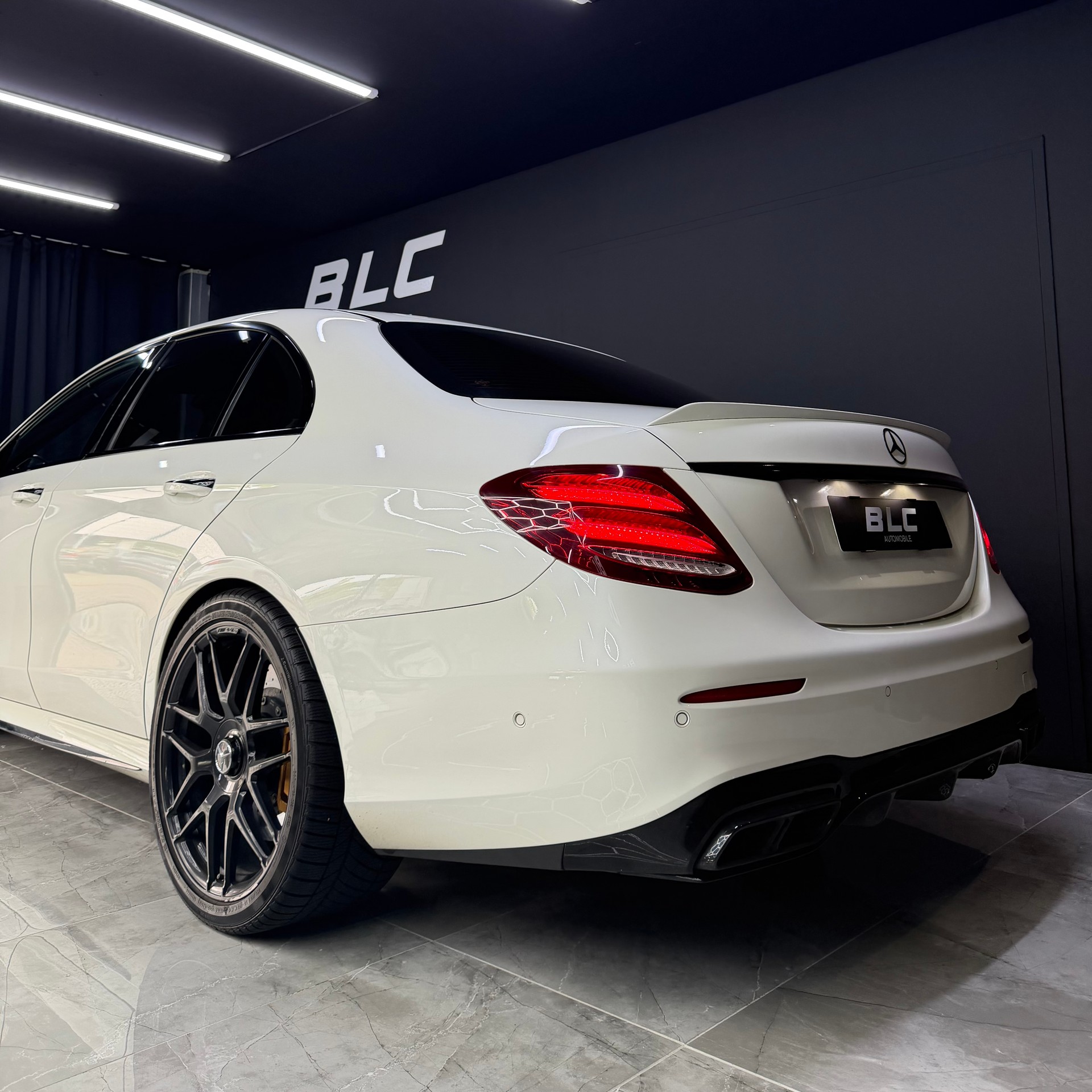 MERCEDES-BENZ E63 AMG S 4 Matic 9G-Tronic-image-6