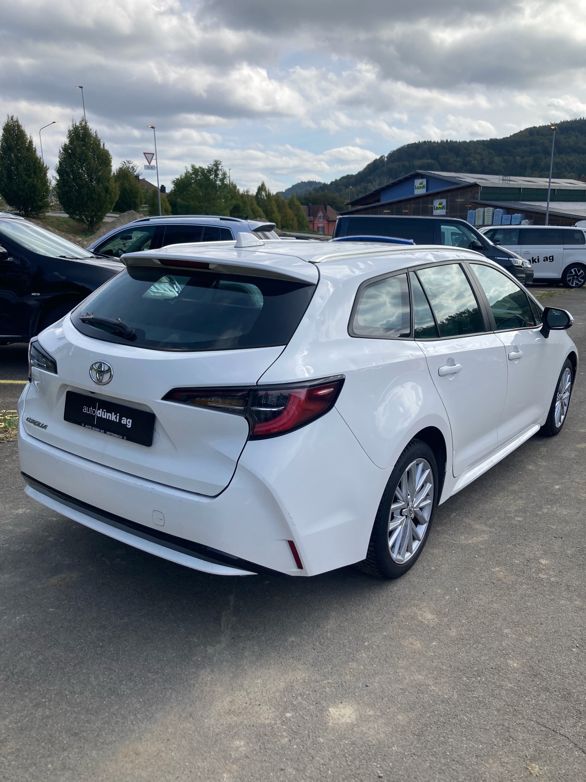 TOYOTA Corolla Touring Sports 1.2 Turbo Comfort-image-3