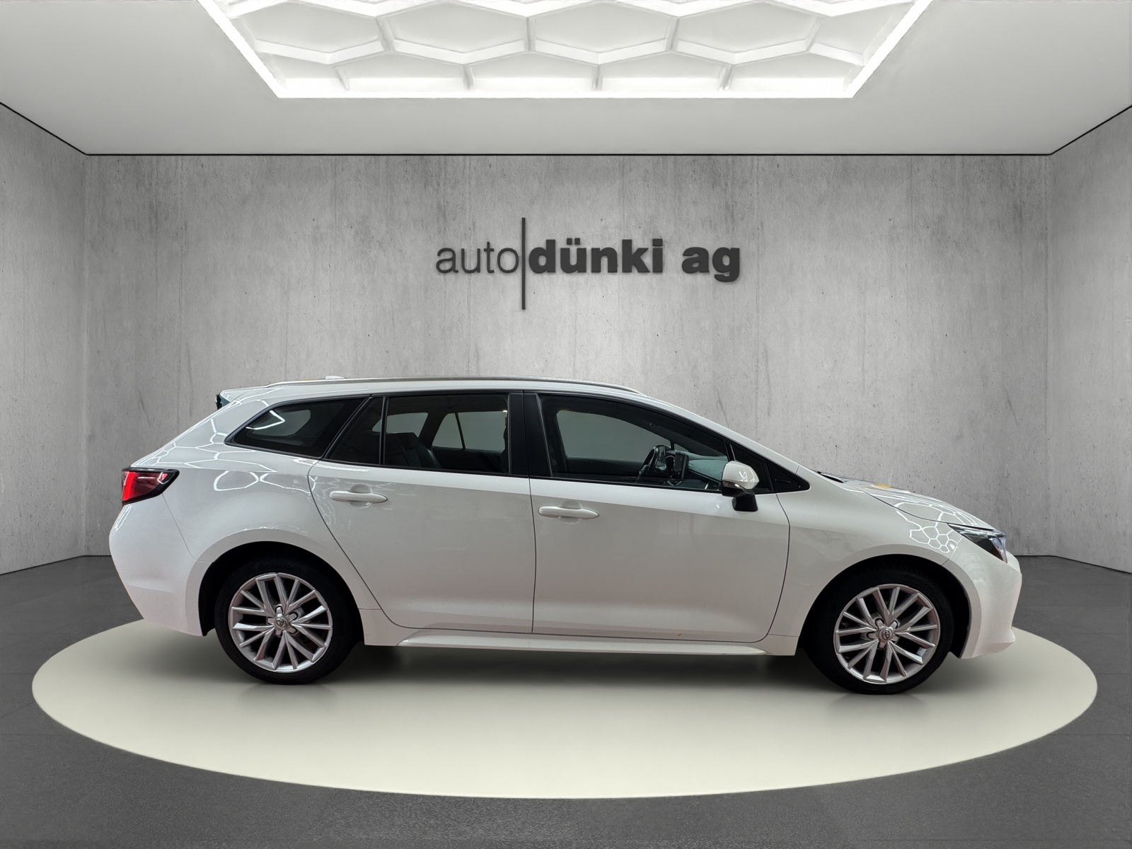 TOYOTA Corolla Touring Sports 1.2 Turbo Comfort-image-4