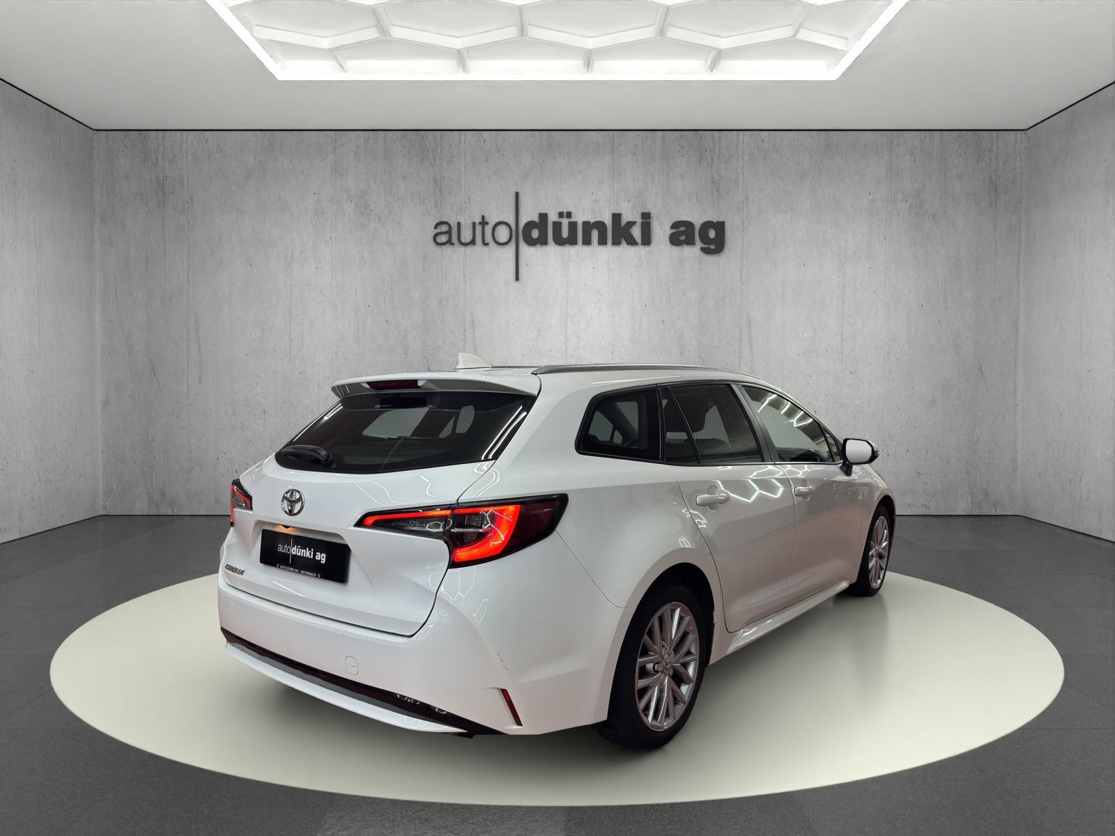 TOYOTA Corolla Touring Sports 1.2 Turbo Comfort-image-3