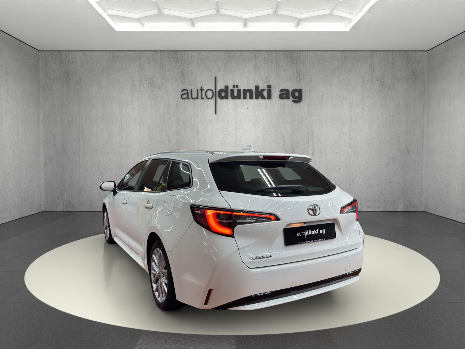 TOYOTA Corolla Touring Sports 1.2 Turbo Comfort-image-2