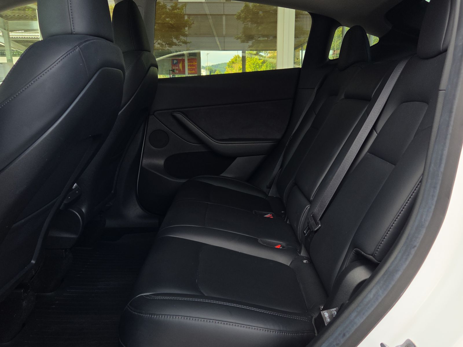TESLA Model Y Long Range-image-9