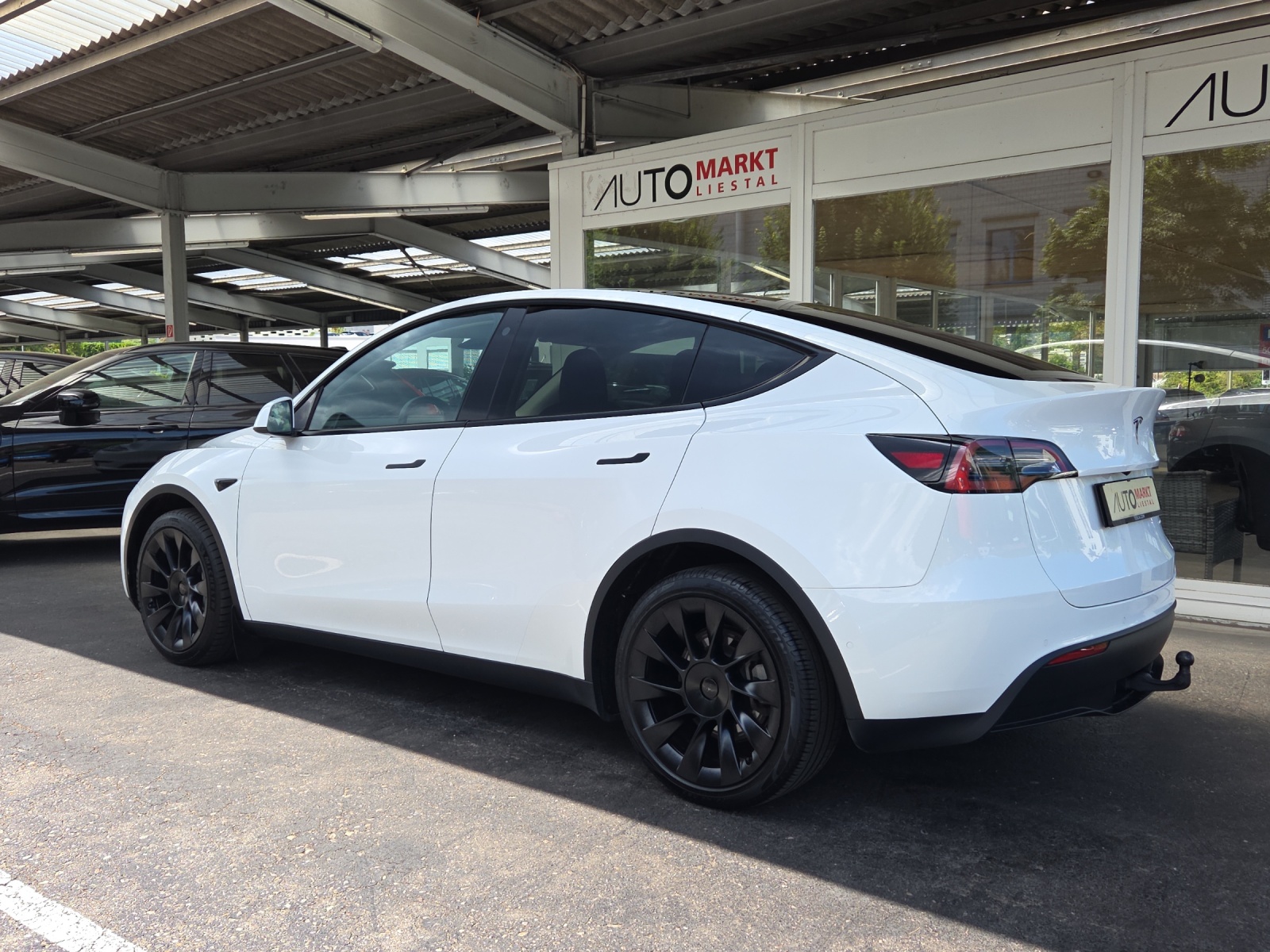 TESLA Model Y Long Range-image-2
