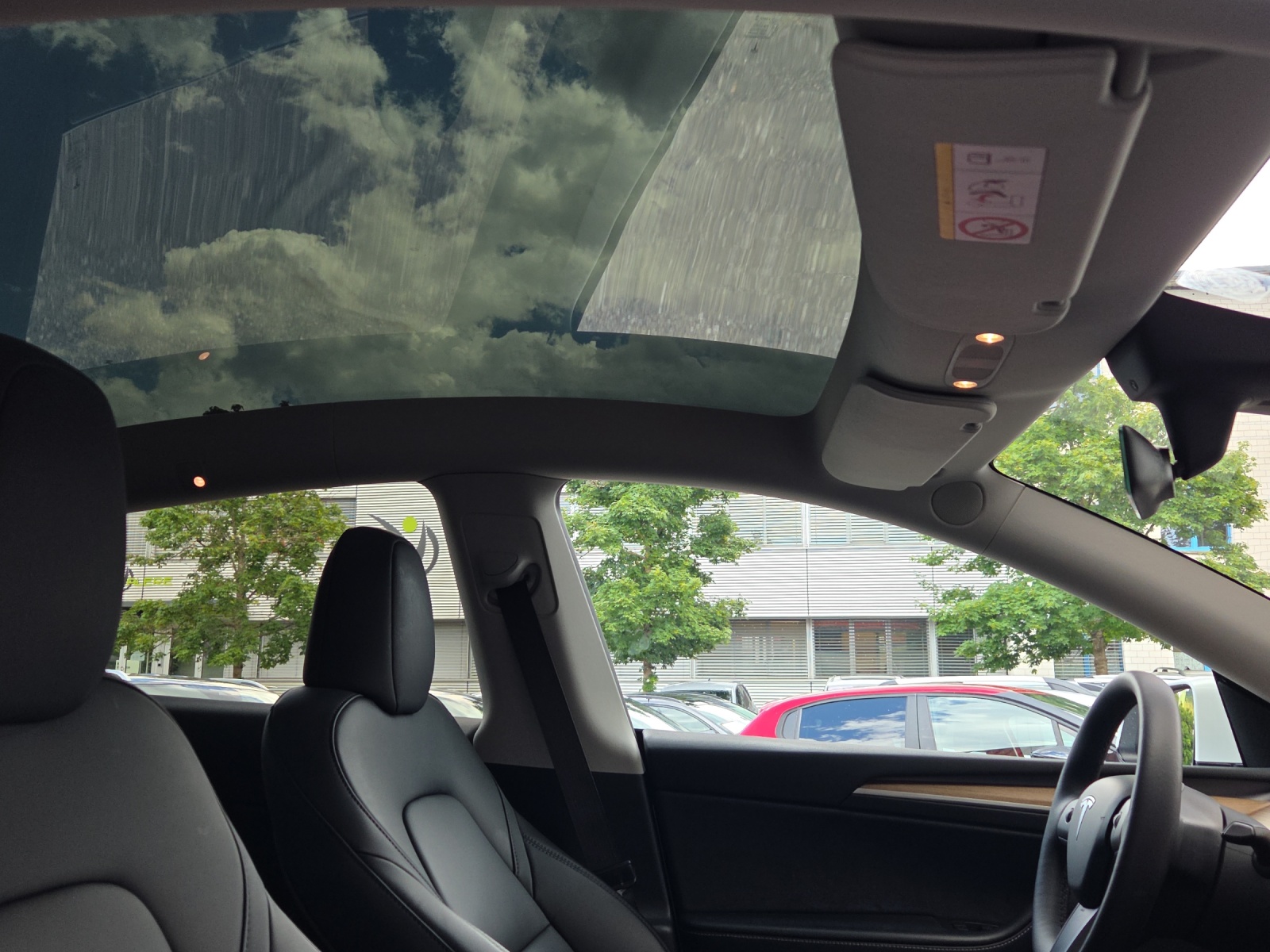 TESLA Model Y Long Range-image-10