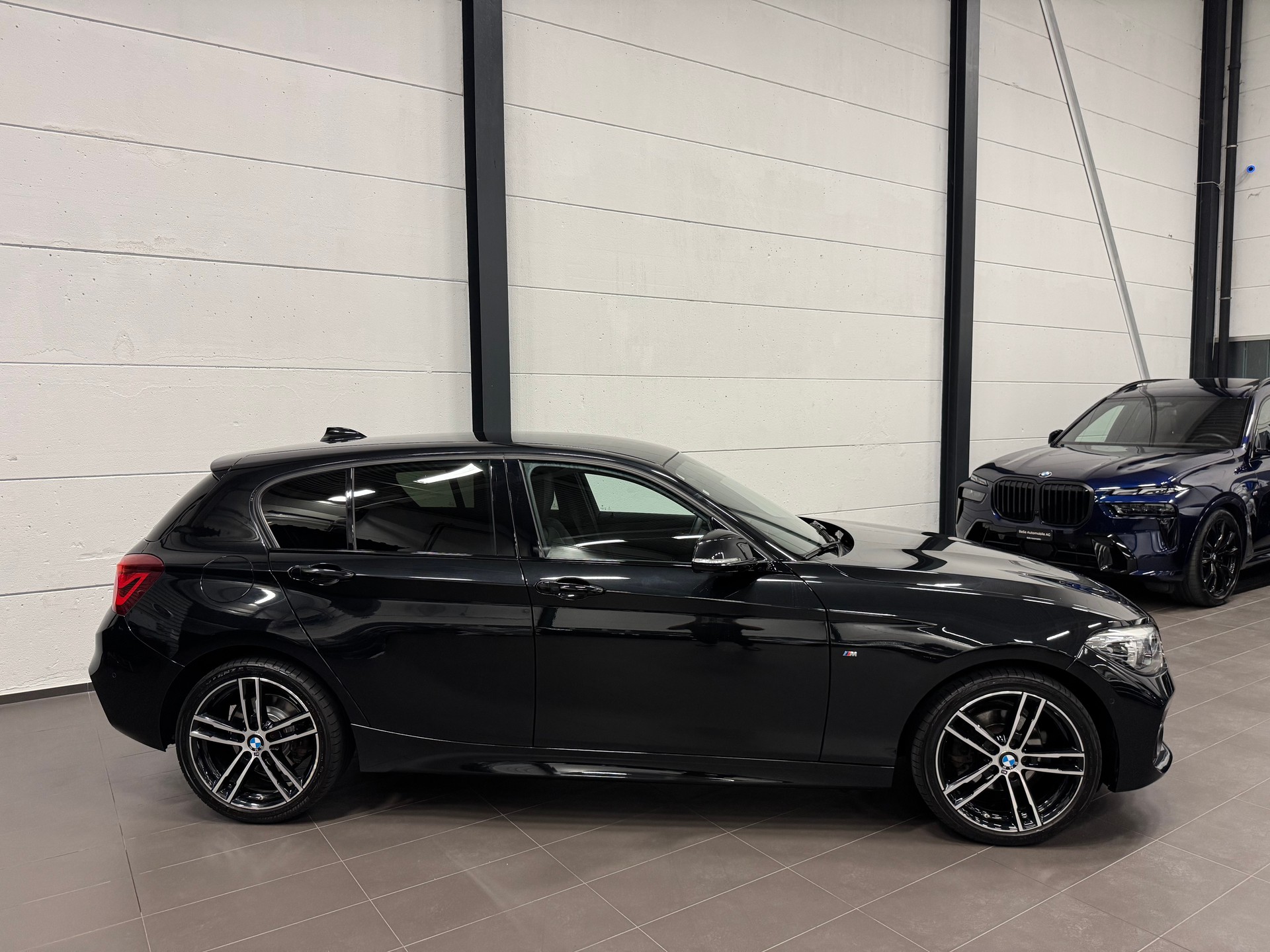 BMW 120d xDrive Edition M Sport Steptronic-image-5