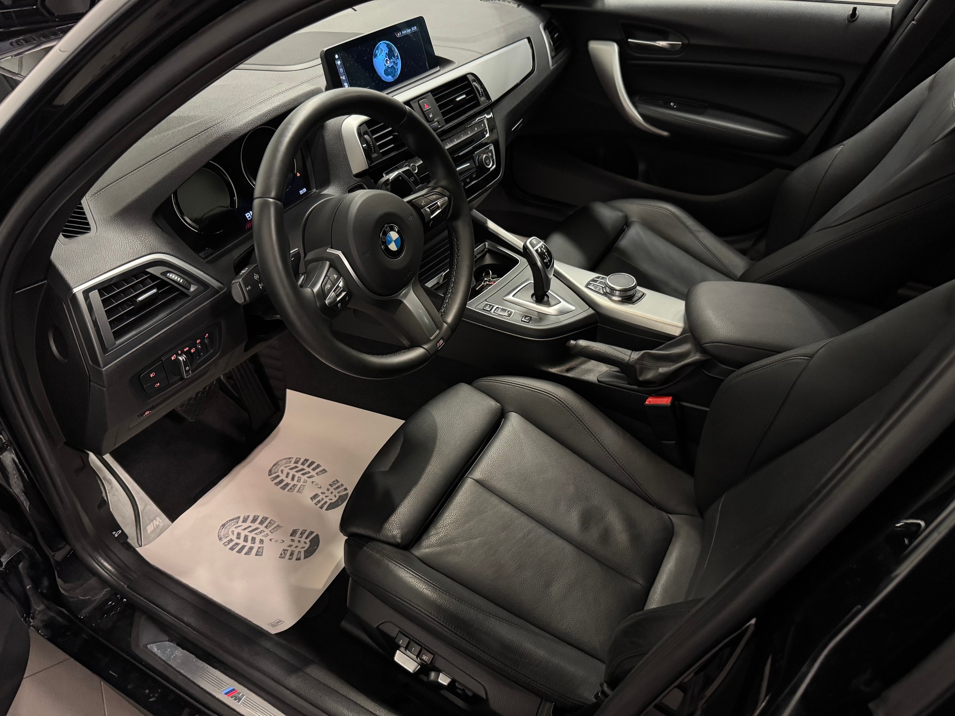BMW 120d xDrive Edition M Sport Steptronic-image-16
