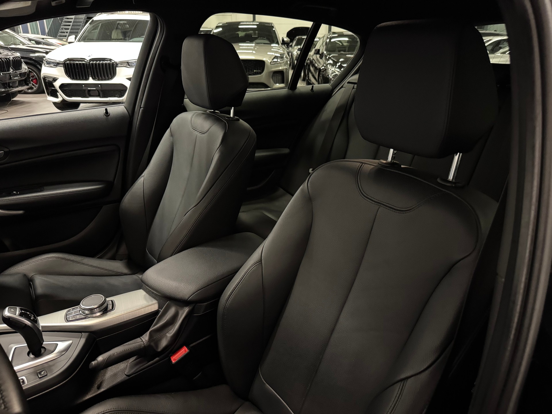 BMW 120d xDrive Edition M Sport Steptronic-image-17