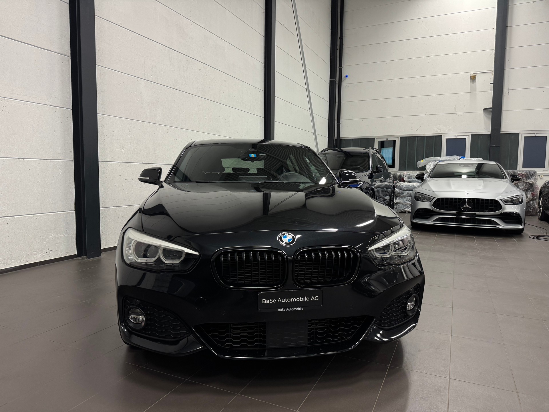 BMW 120d xDrive Edition M Sport Steptronic-image-6