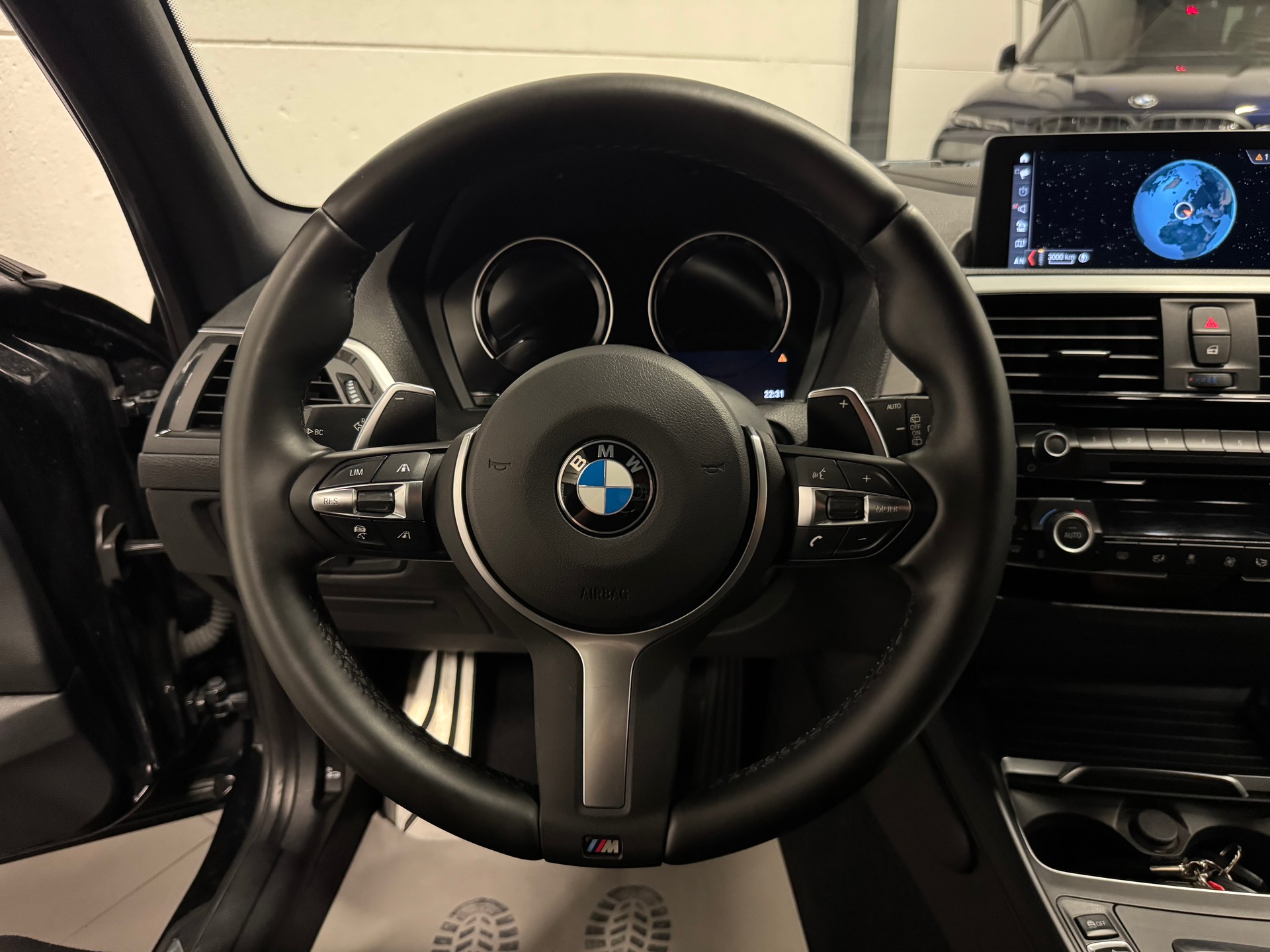 BMW 120d xDrive Edition M Sport Steptronic-image-24