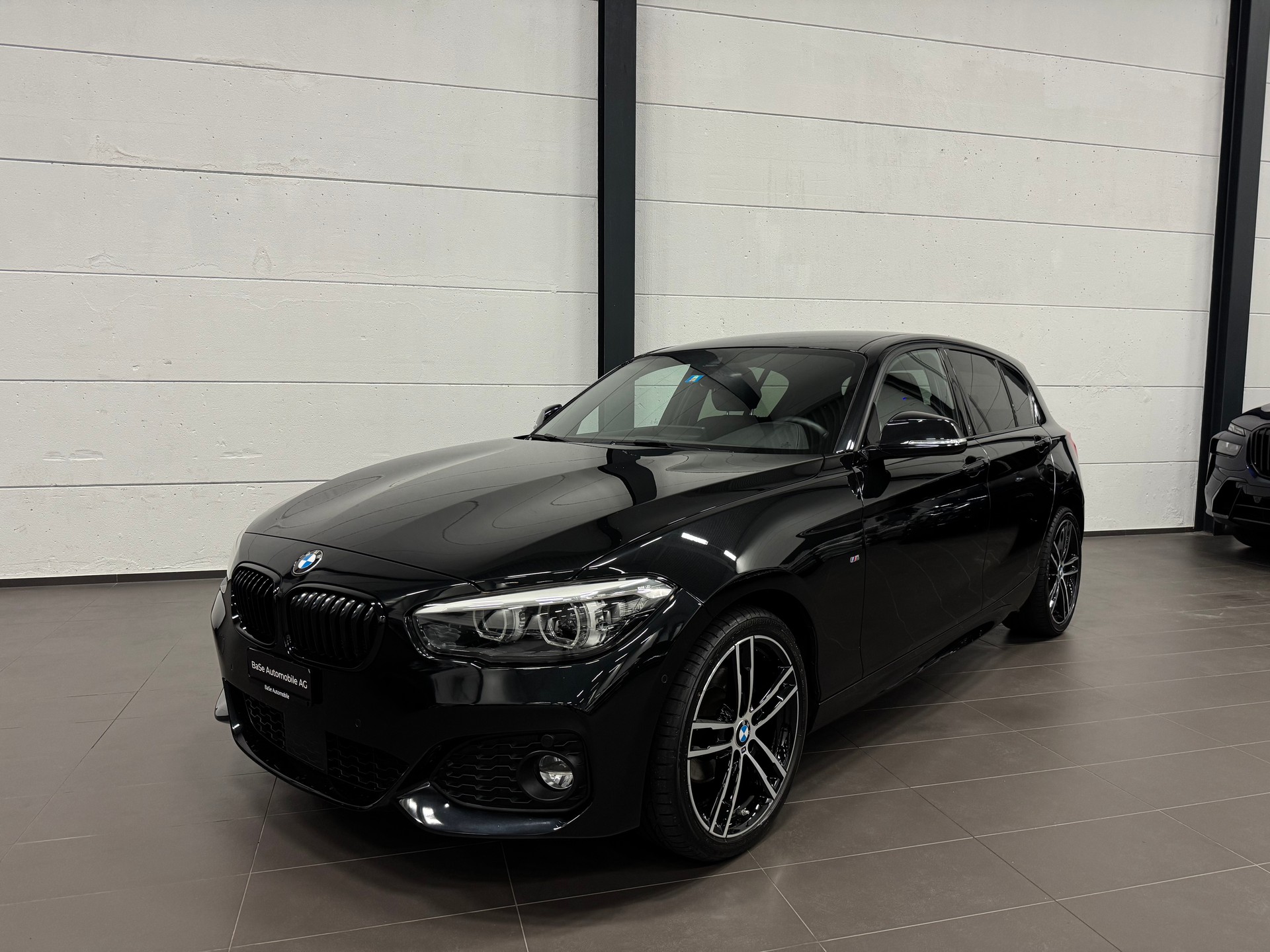 BMW 120d xDrive Edition M Sport Steptronic-image-0