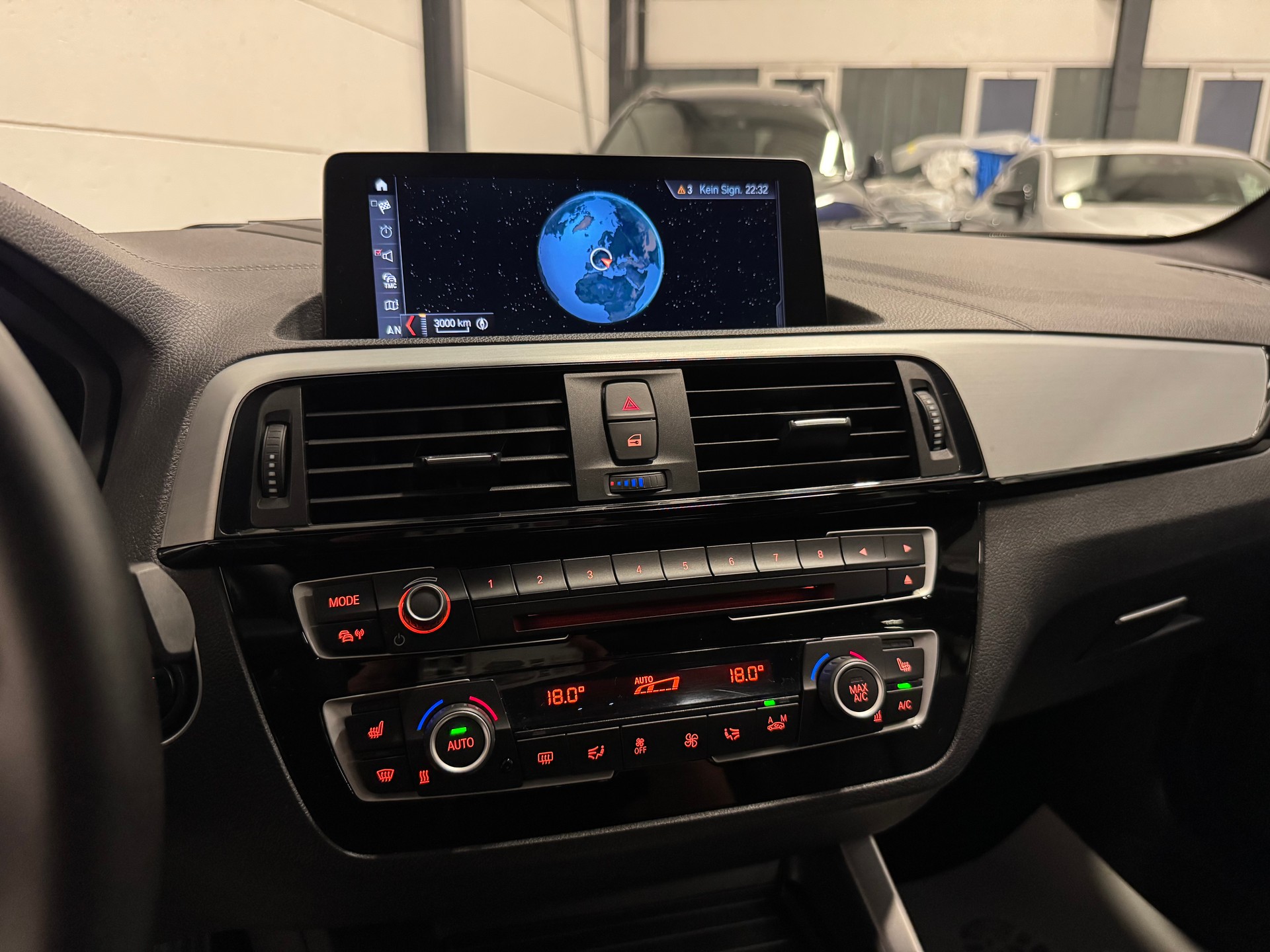 BMW 120d xDrive Edition M Sport Steptronic-image-25