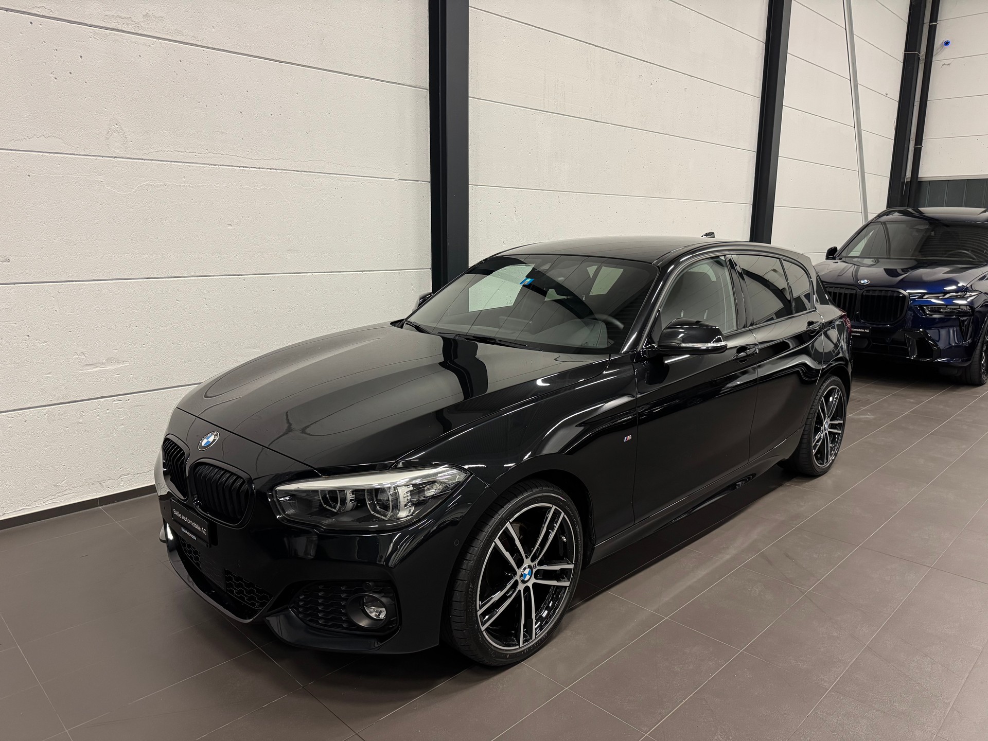 BMW 120d xDrive Edition M Sport Steptronic-image-2