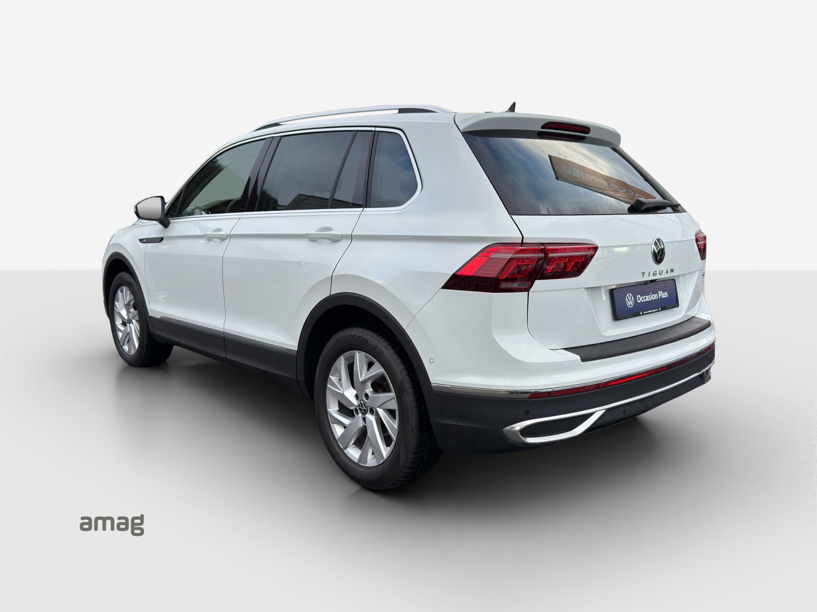 VW Tiguan 2.0 TDI SCR Elegance 4Motion DSG-image-2