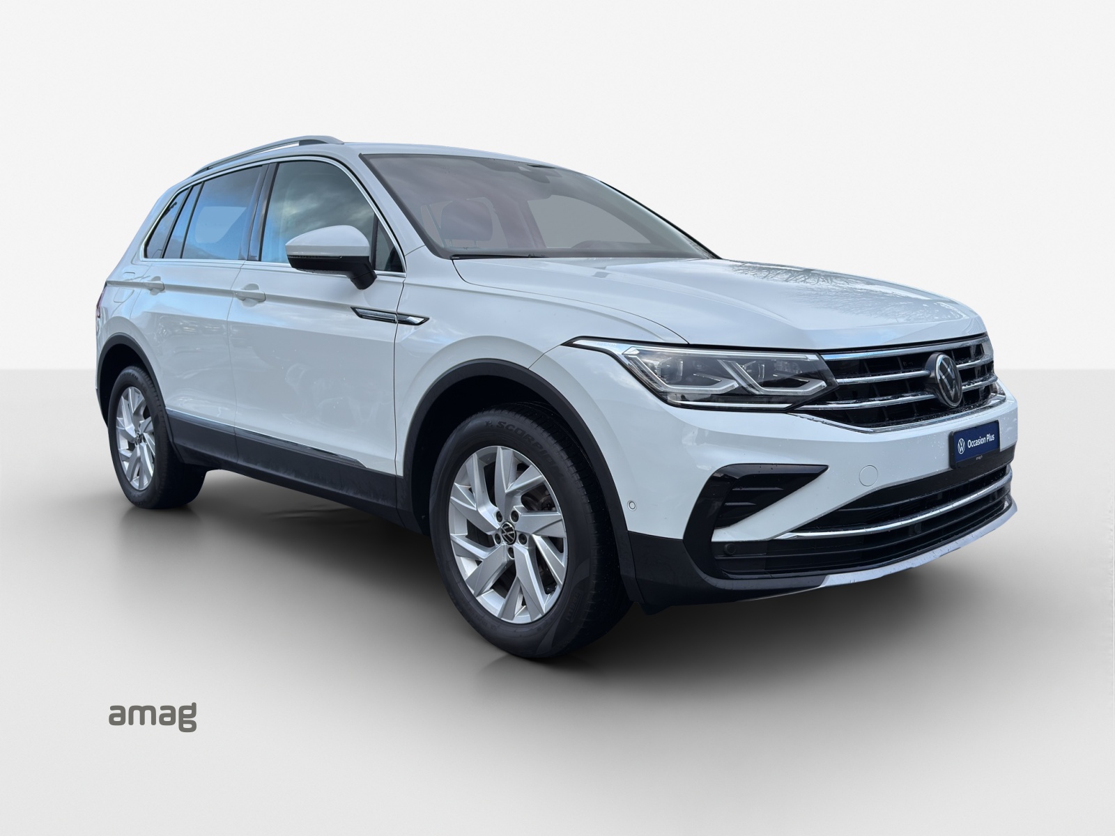 VW Tiguan 2.0 TDI SCR Elegance 4Motion DSG-image-5