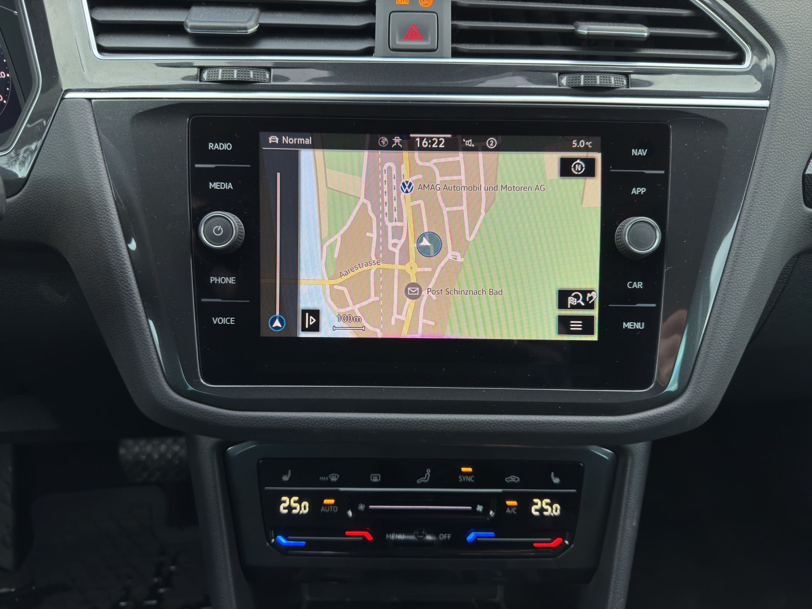 VW Tiguan 2.0 TDI SCR Elegance 4Motion DSG-image-10