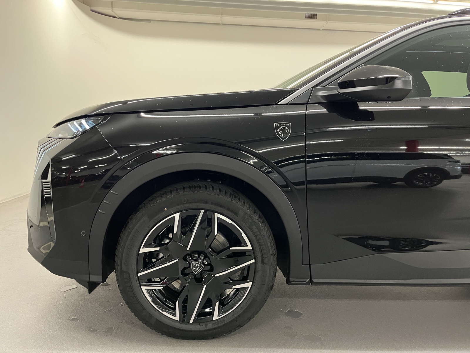 PEUGEOT 5008 1.2 Hybrid GT-image-16