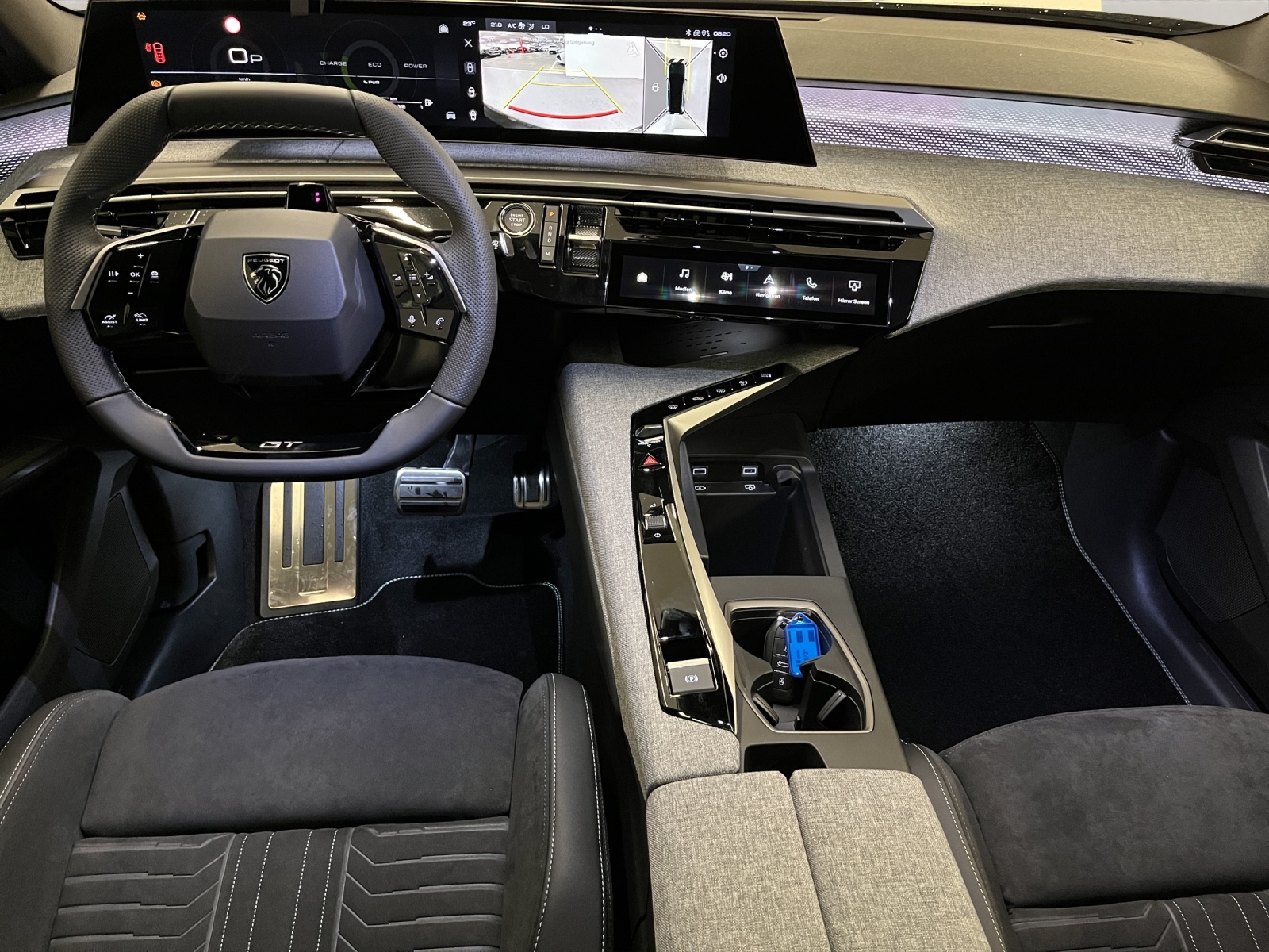 PEUGEOT 5008 1.2 Hybrid GT-image-7