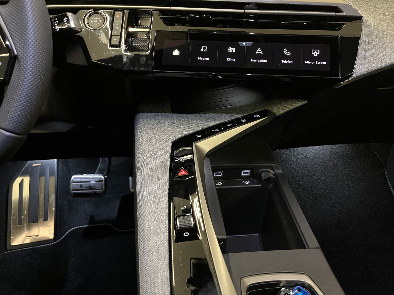 PEUGEOT 5008 1.2 Hybrid GT-image-11