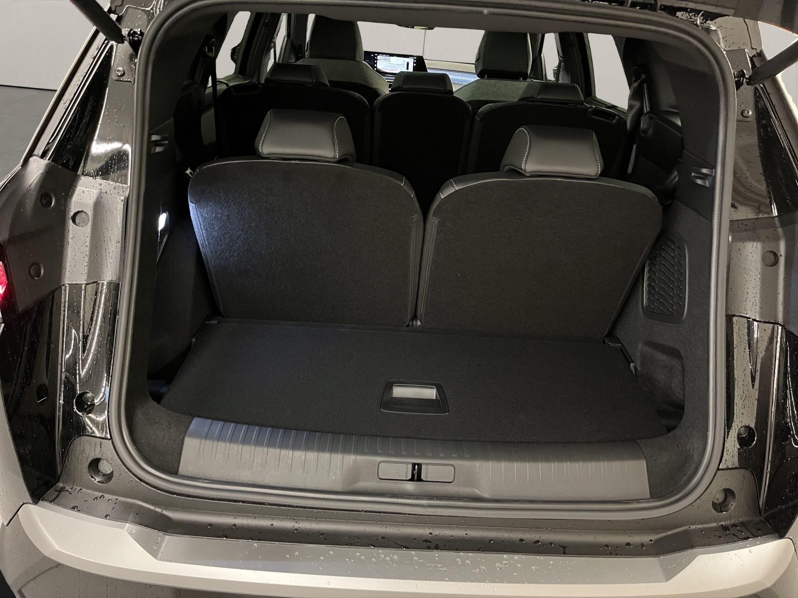 PEUGEOT 5008 1.2 Hybrid GT-image-15