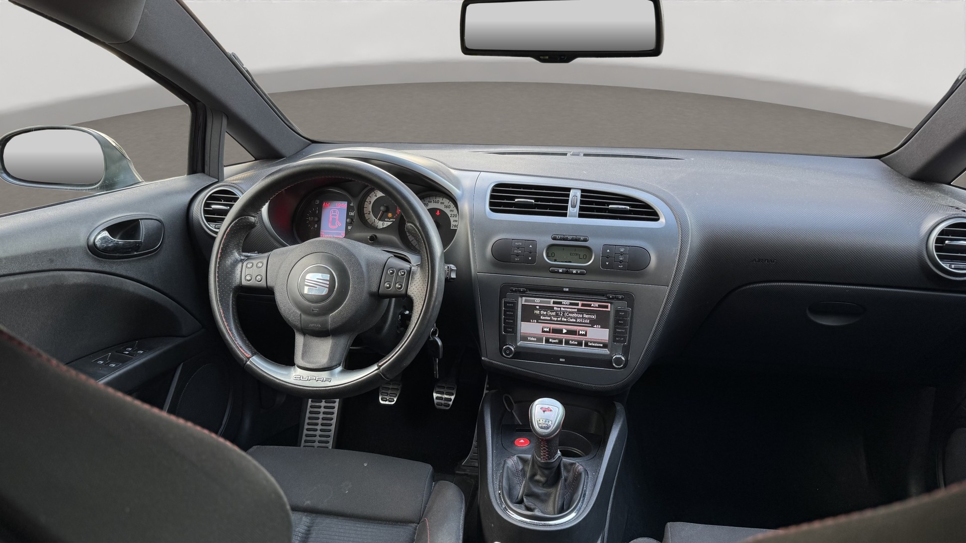 SEAT Leon 2.0 TSI Cupra-image-9