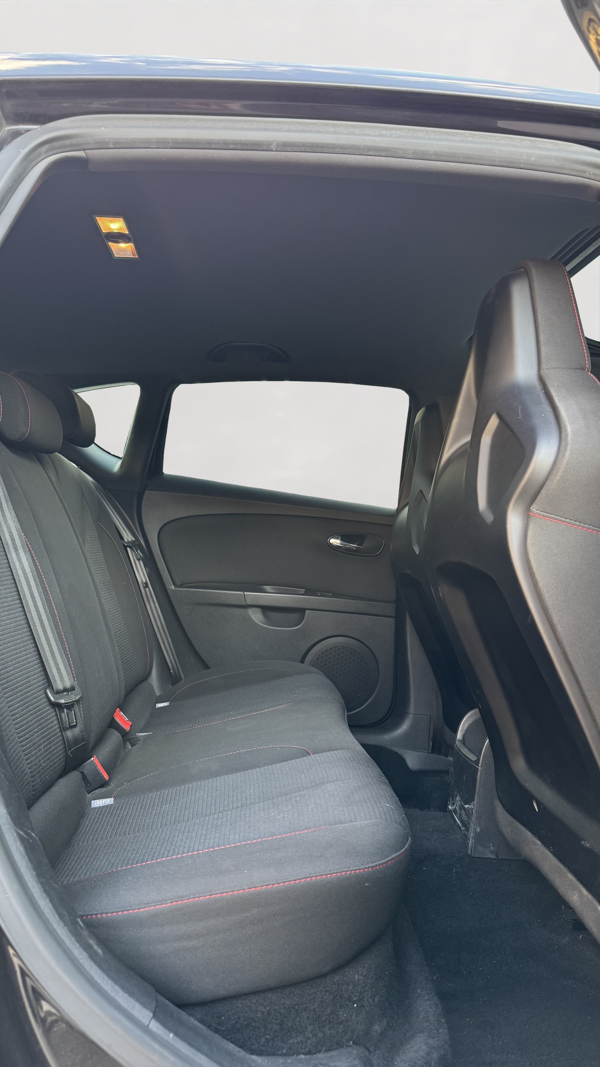 SEAT Leon 2.0 TSI Cupra-image-10