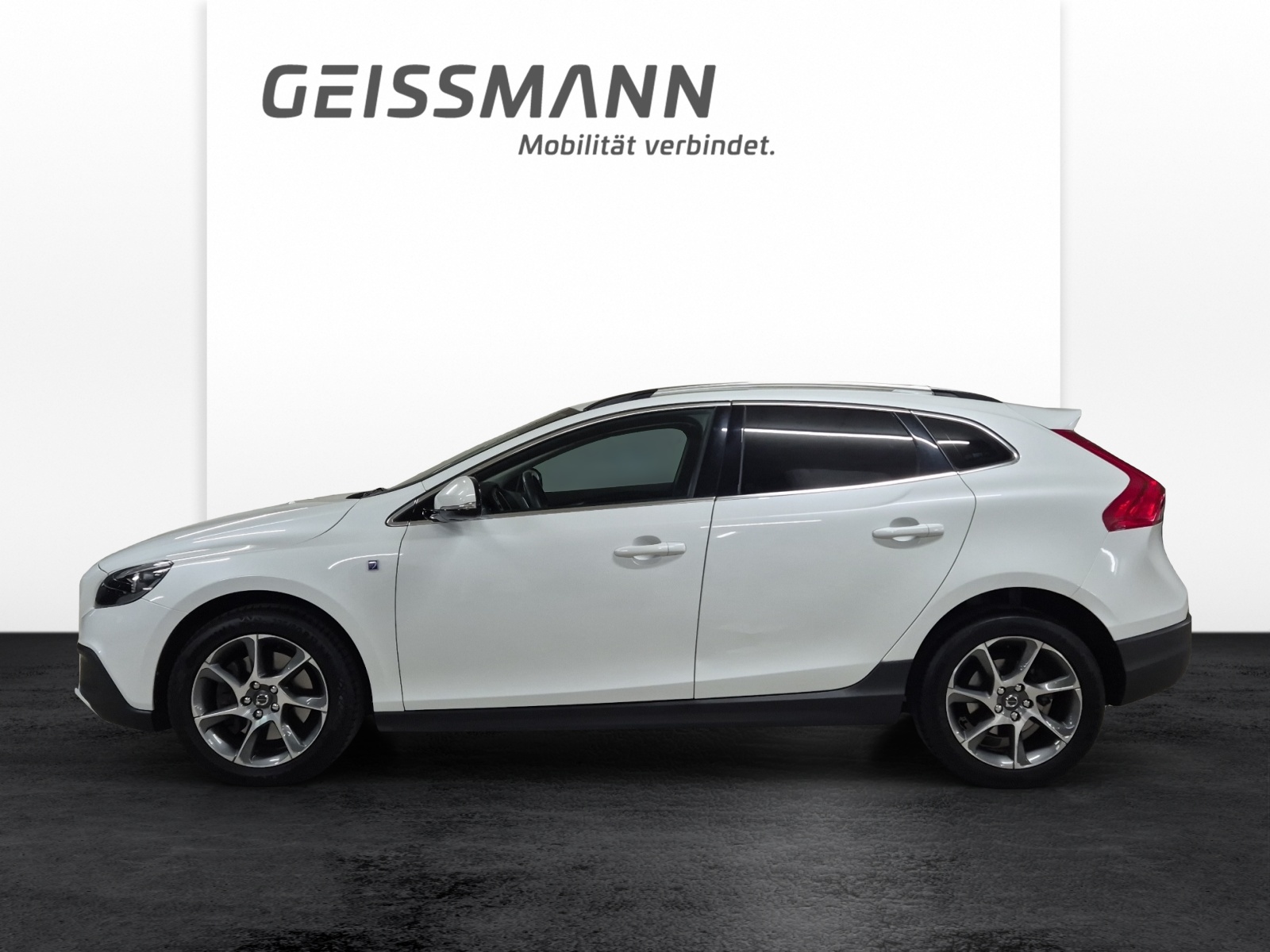 VOLVO V40 CC 2.0 T4 Ocean Race AWD S/S-image-2