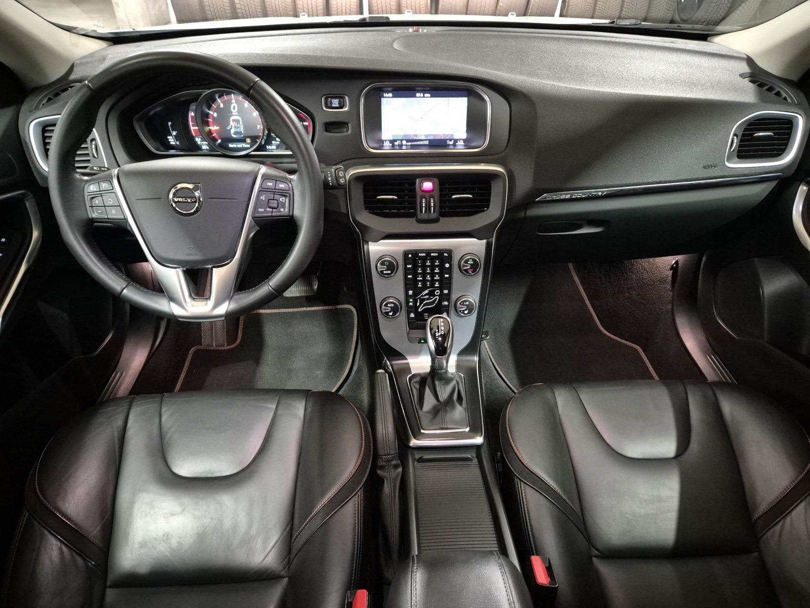 VOLVO V40 CC 2.0 T4 Ocean Race AWD S/S-image-10