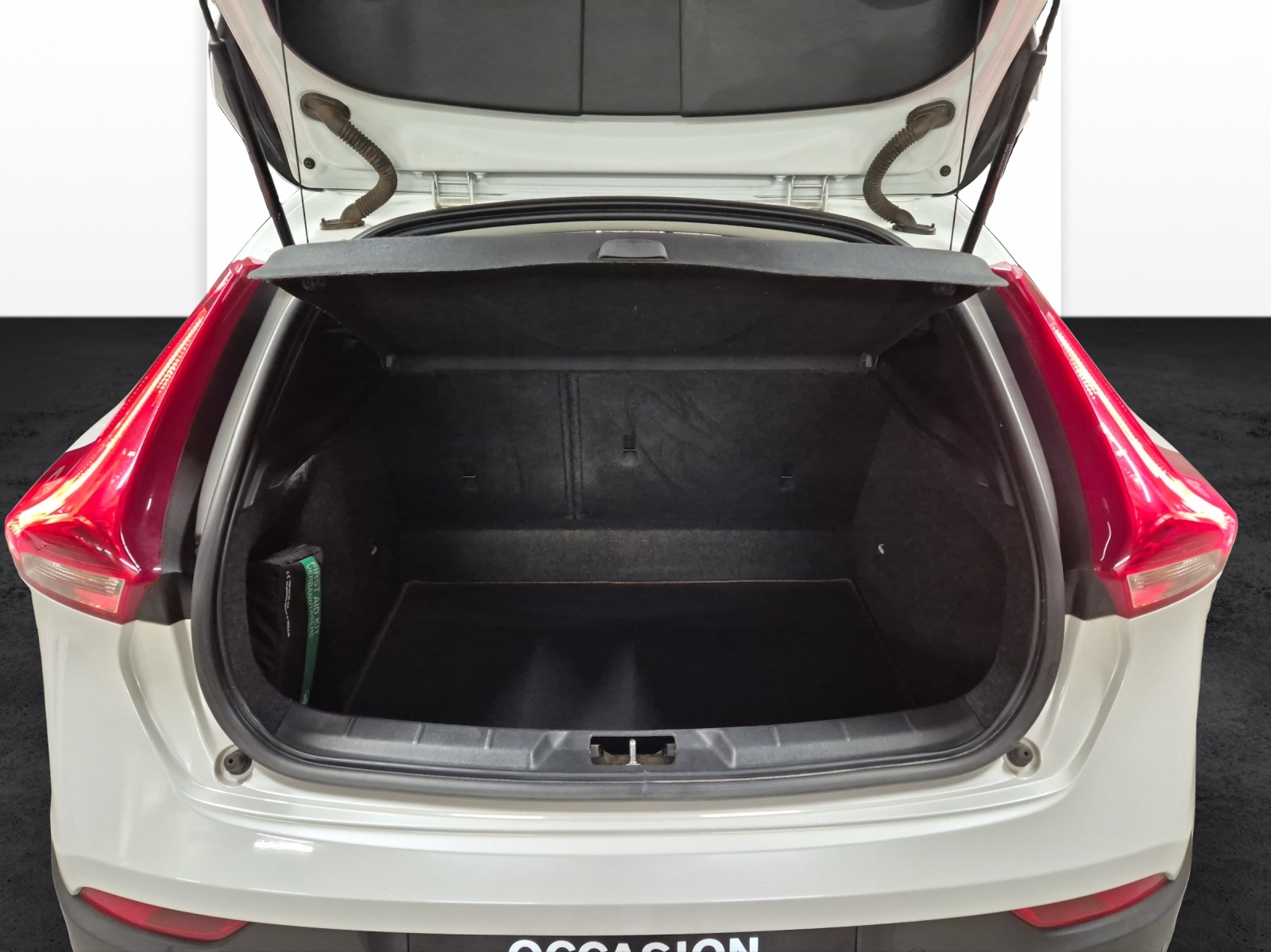 VOLVO V40 CC 2.0 T4 Ocean Race AWD S/S-image-15