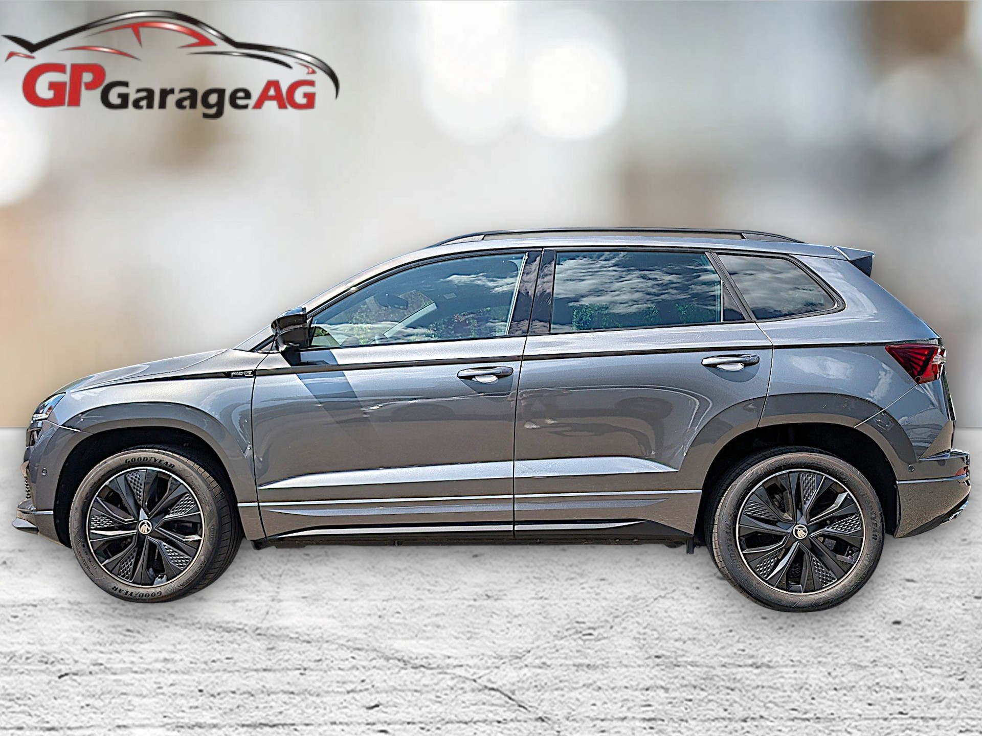 SKODA Karoq 1.5 TSI SportLine DSG-image-1