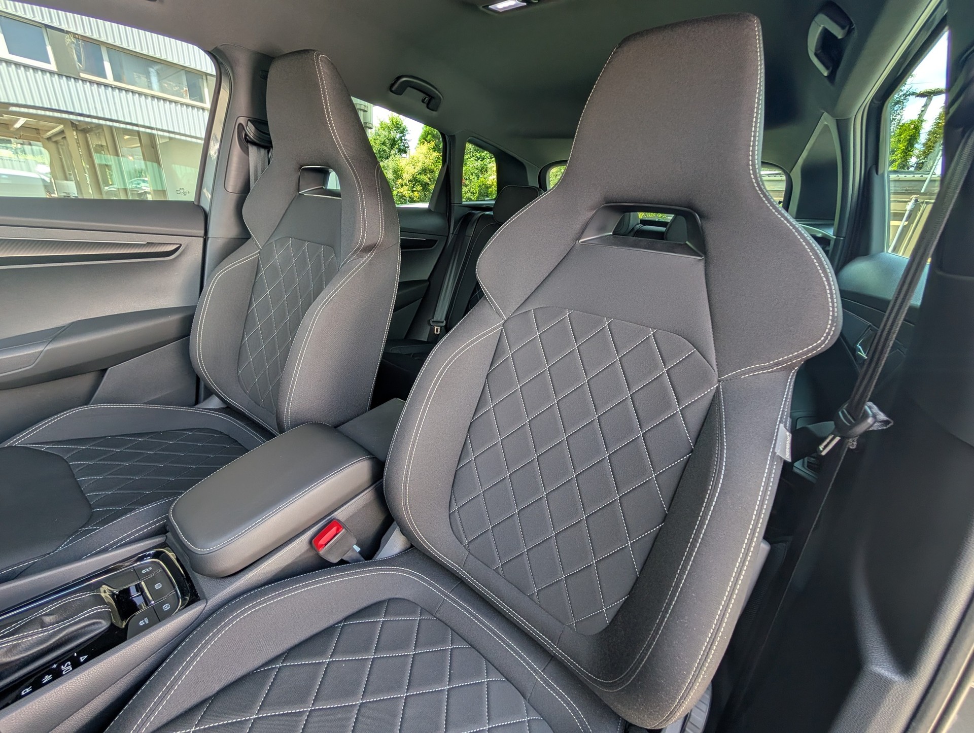 SKODA Karoq 1.5 TSI SportLine DSG-image-11