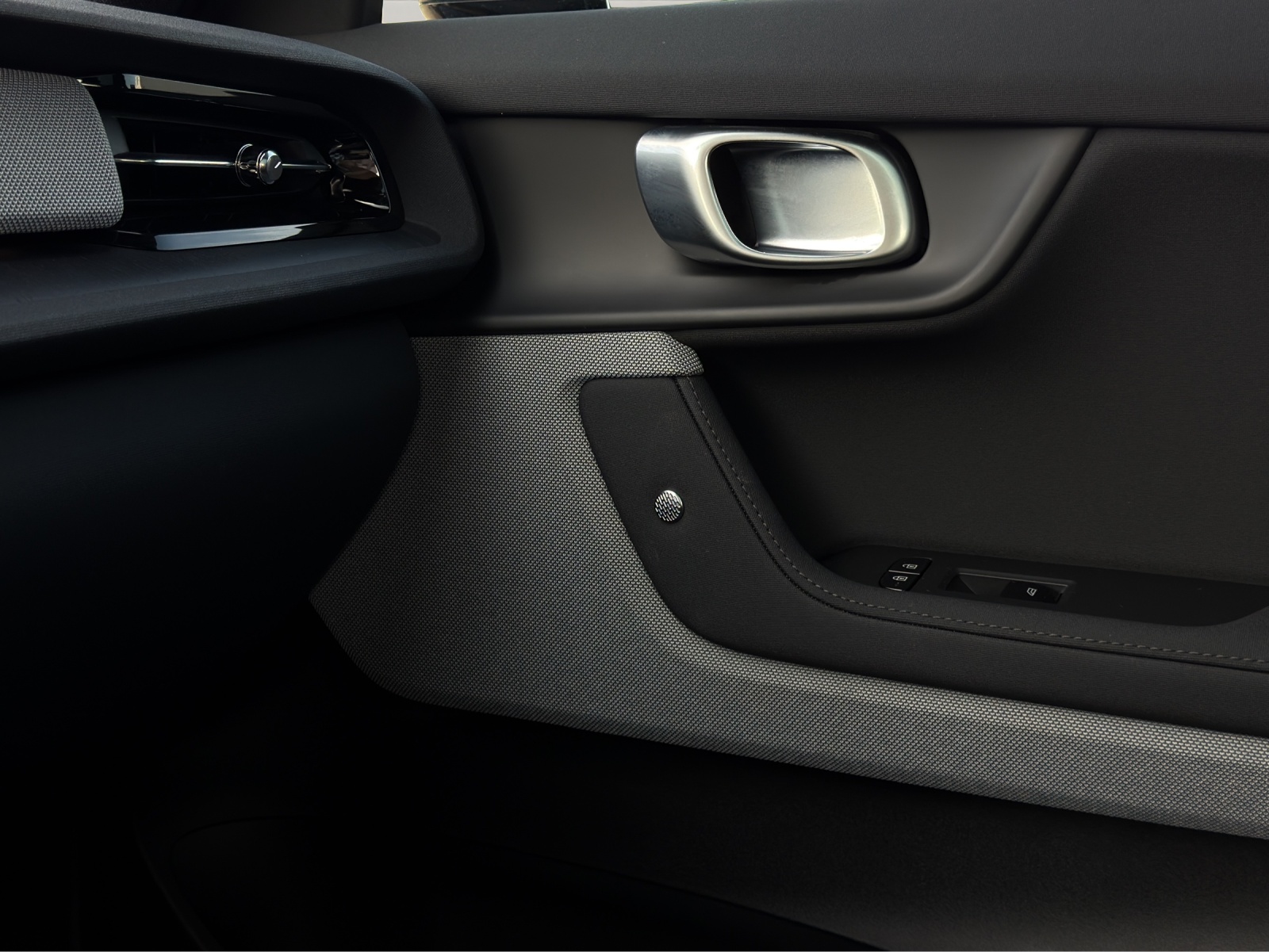 POLESTAR 2 Long Range Dual Motor-image-14