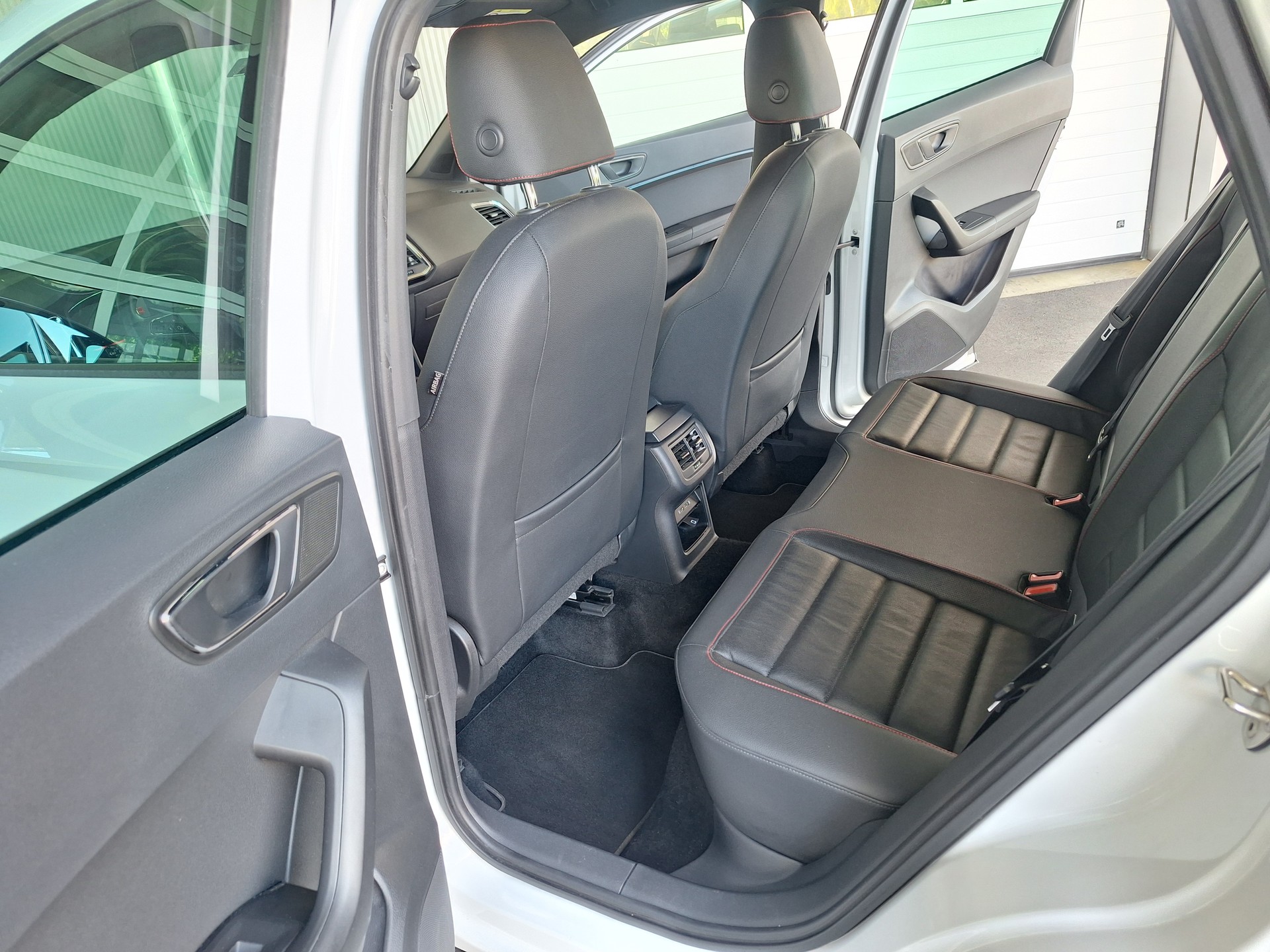 SEAT Ateca 2.0 TSI FR 4Drive DSG-image-11