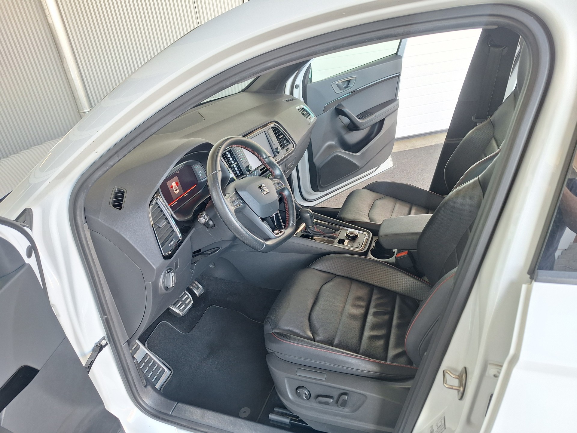 SEAT Ateca 2.0 TSI FR 4Drive DSG-image-12
